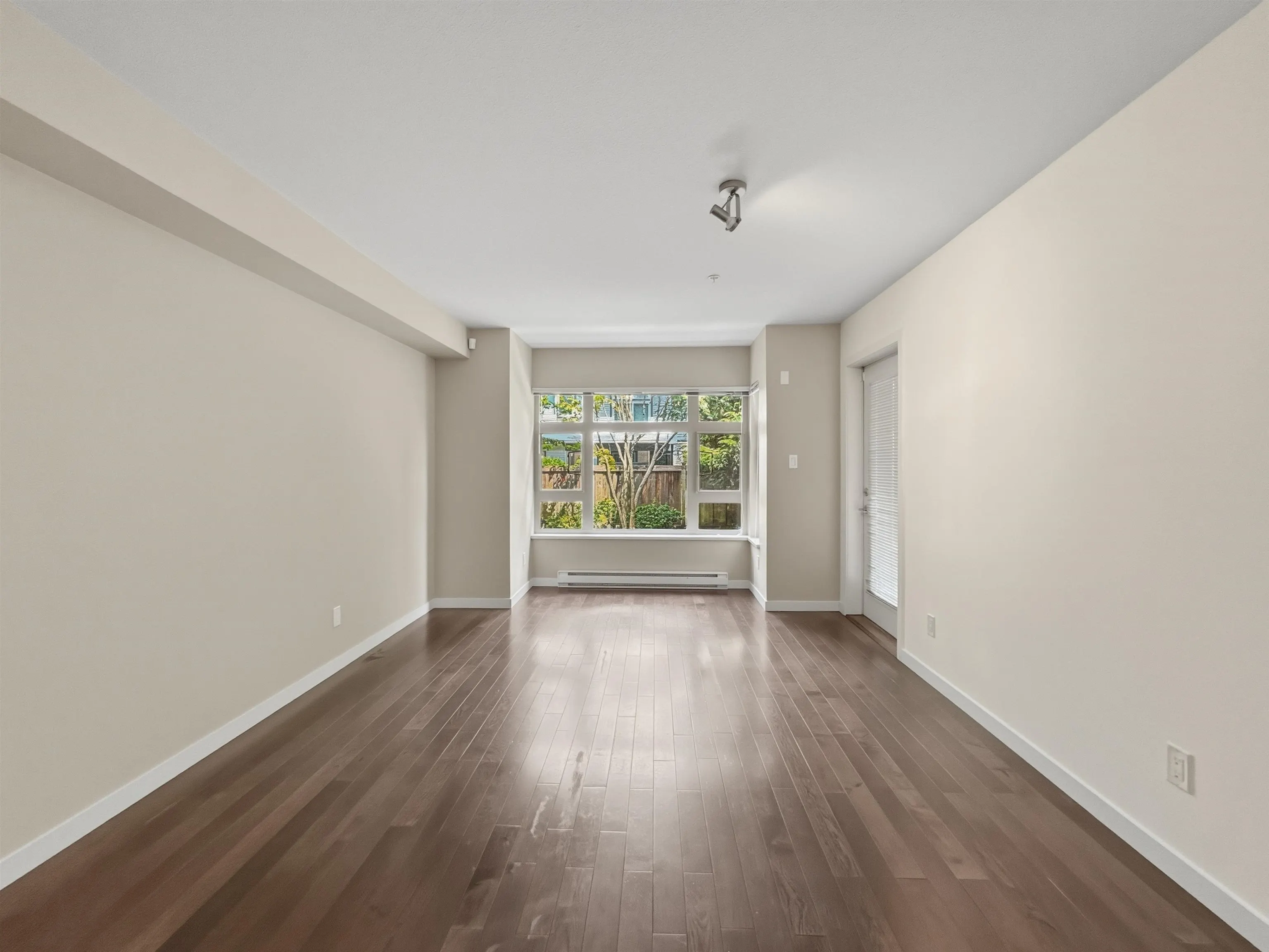 7337 Macpherson Avenue #209
