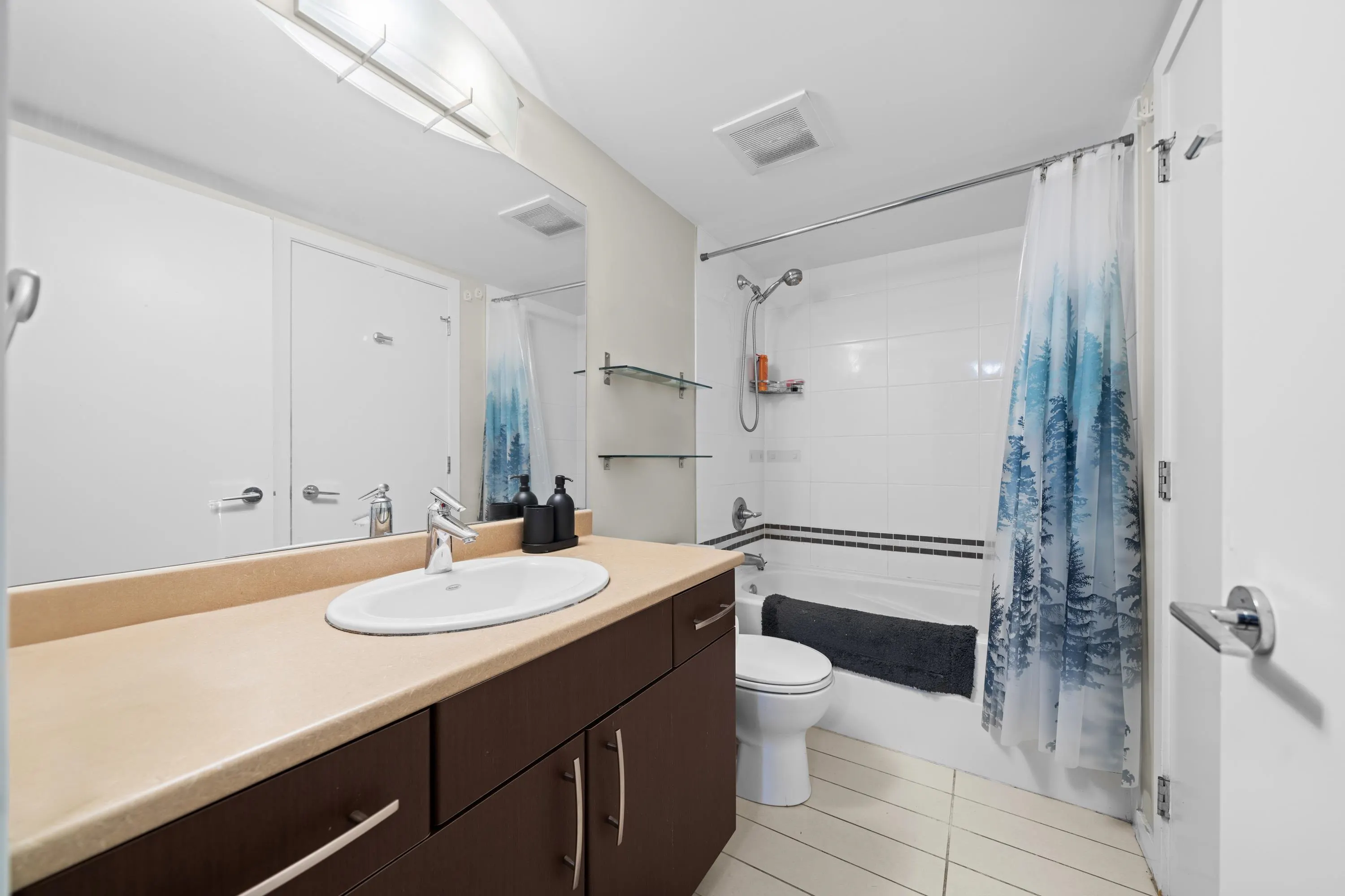7337 Macpherson Avenue #209