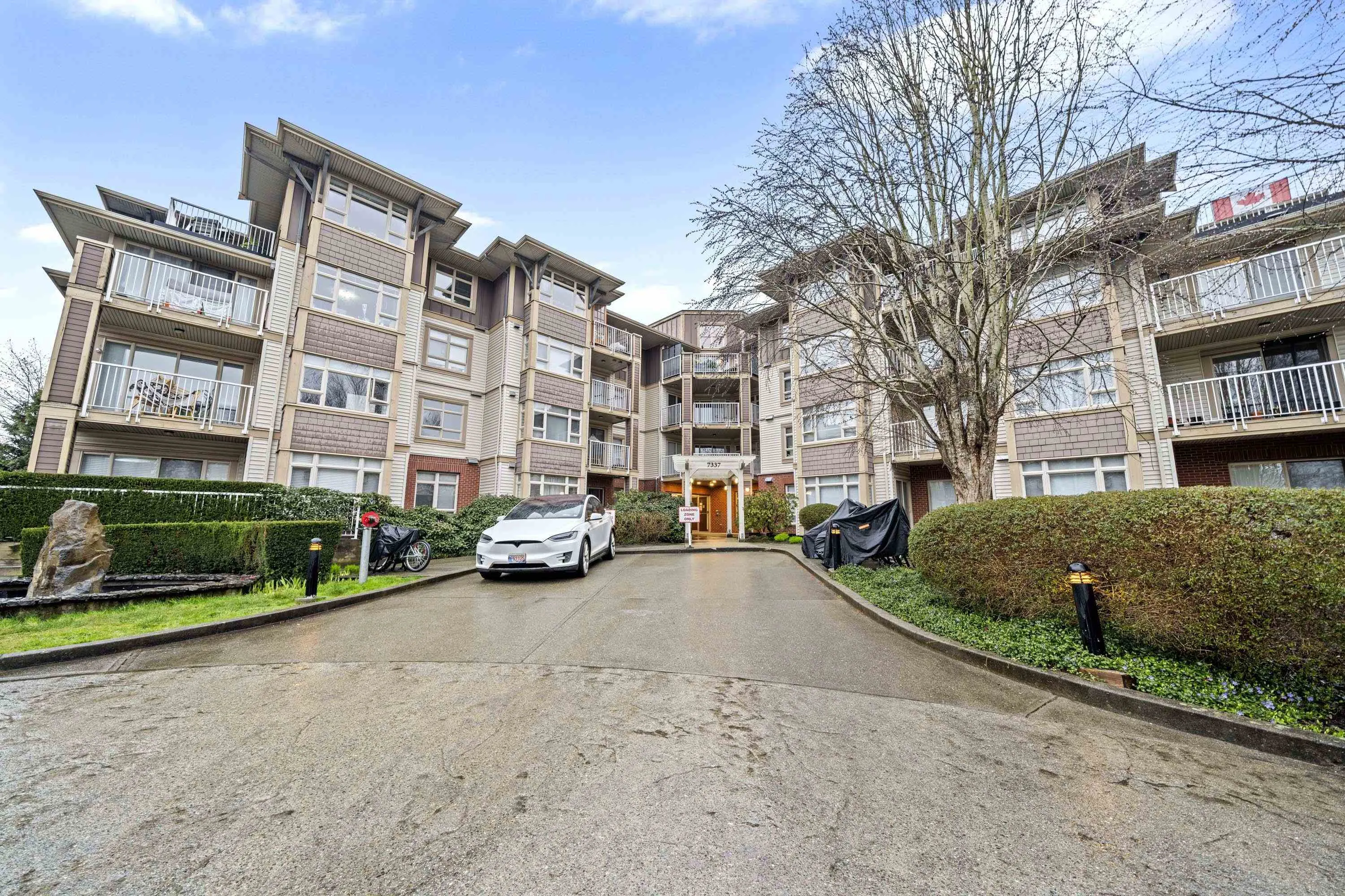 7337 Macpherson Avenue #209