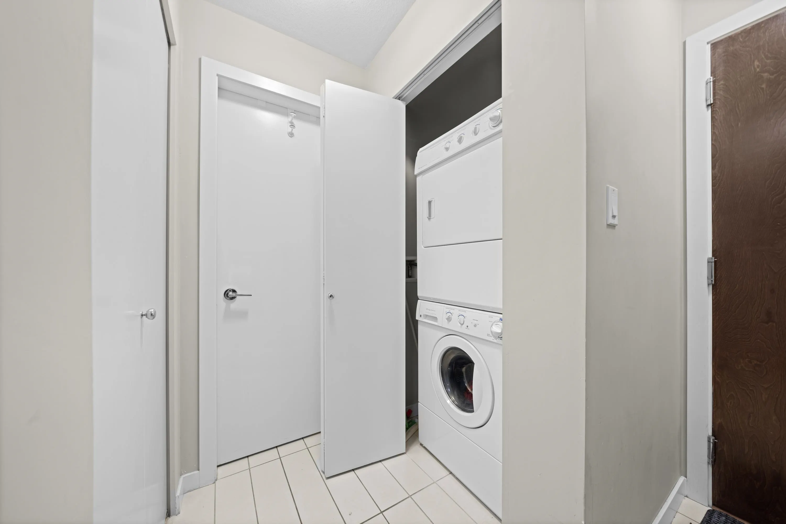 7337 Macpherson Avenue #209