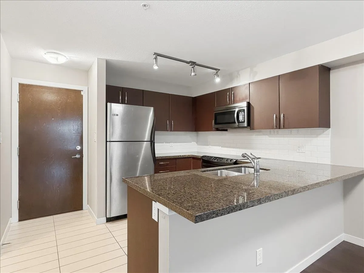 7337 Macpherson Avenue #209