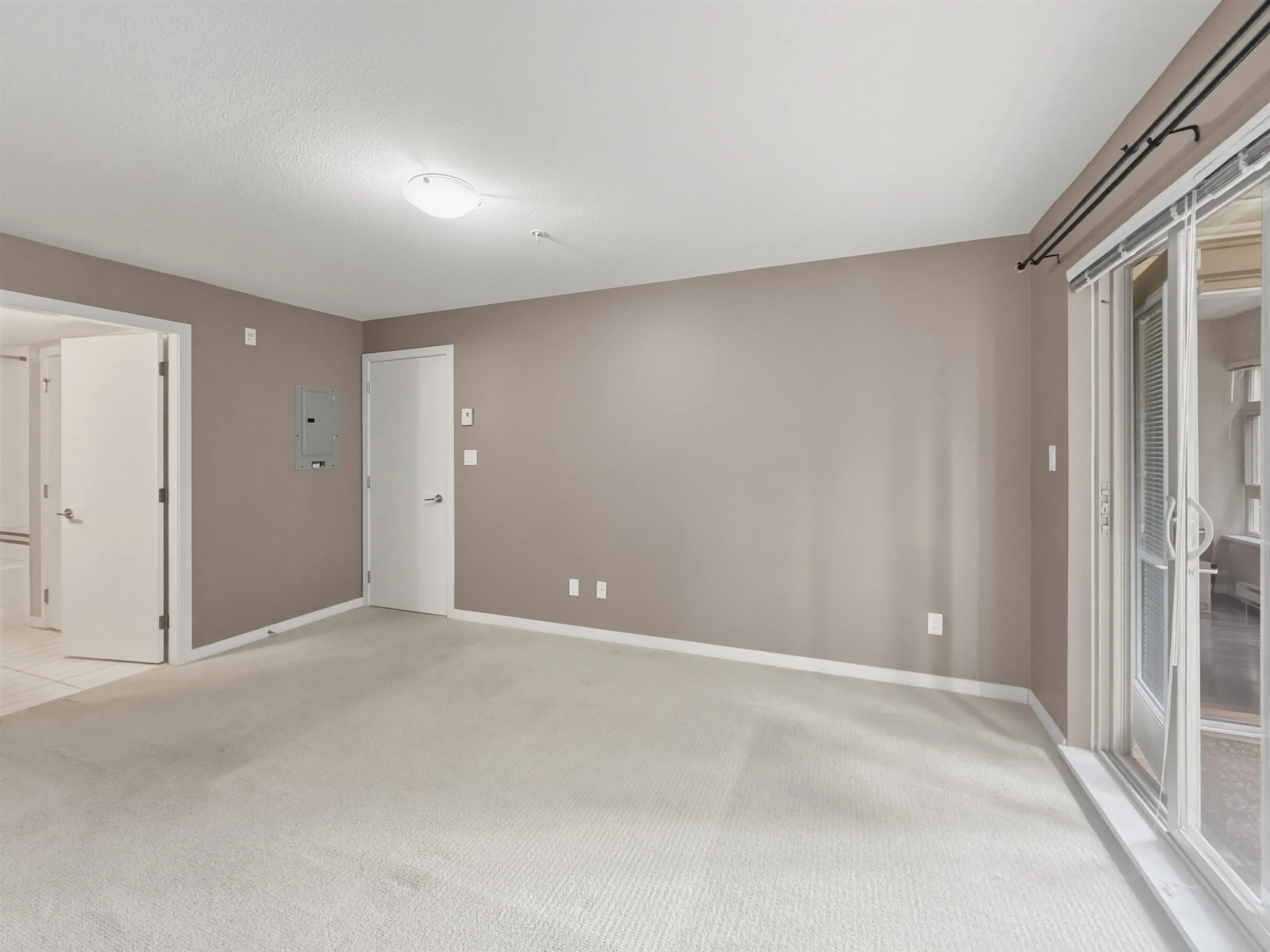 7337 Macpherson Avenue #209