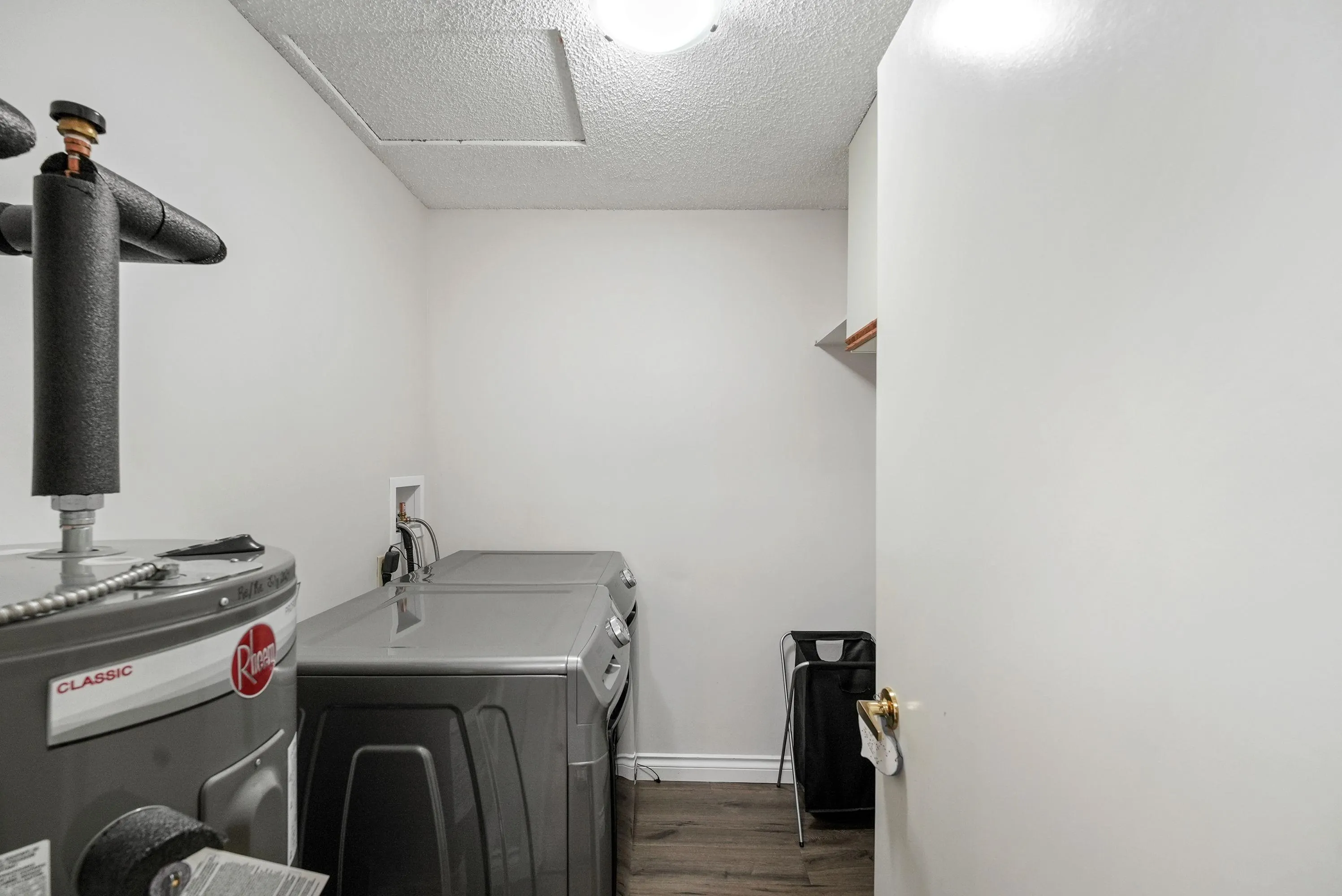 6537 138 Street #21
