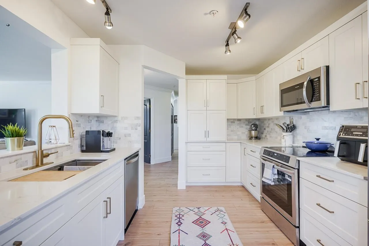 32075 George Ferguson Way #208