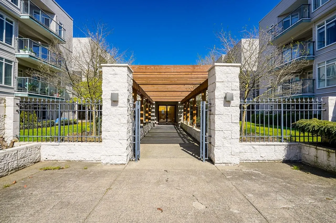 32075 George Ferguson Way #208