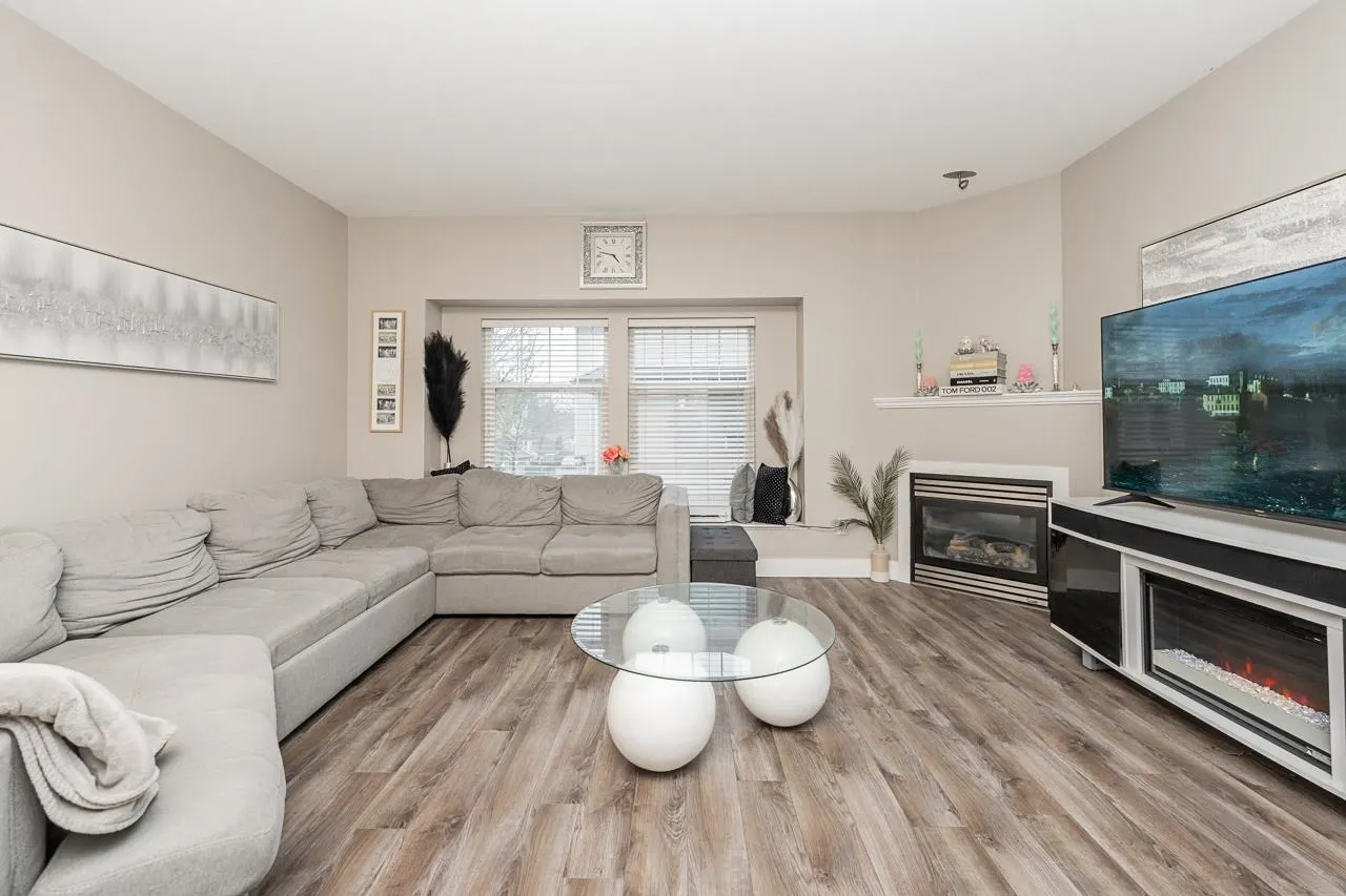 21535 88 Avenue #15