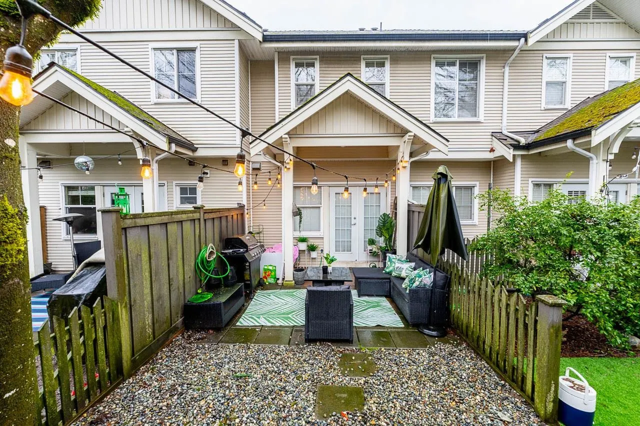 21535 88 Avenue #15