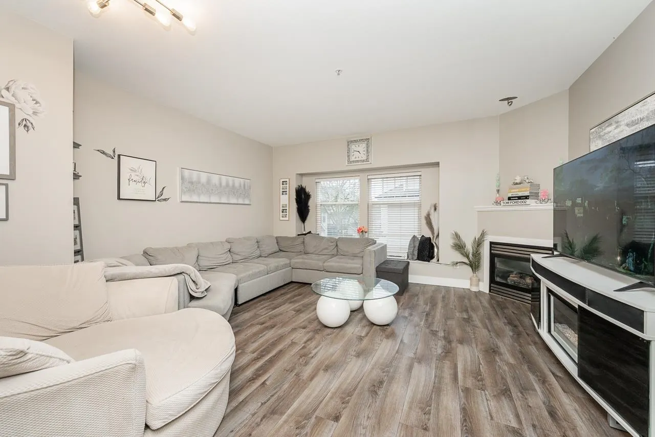 21535 88 Avenue #15