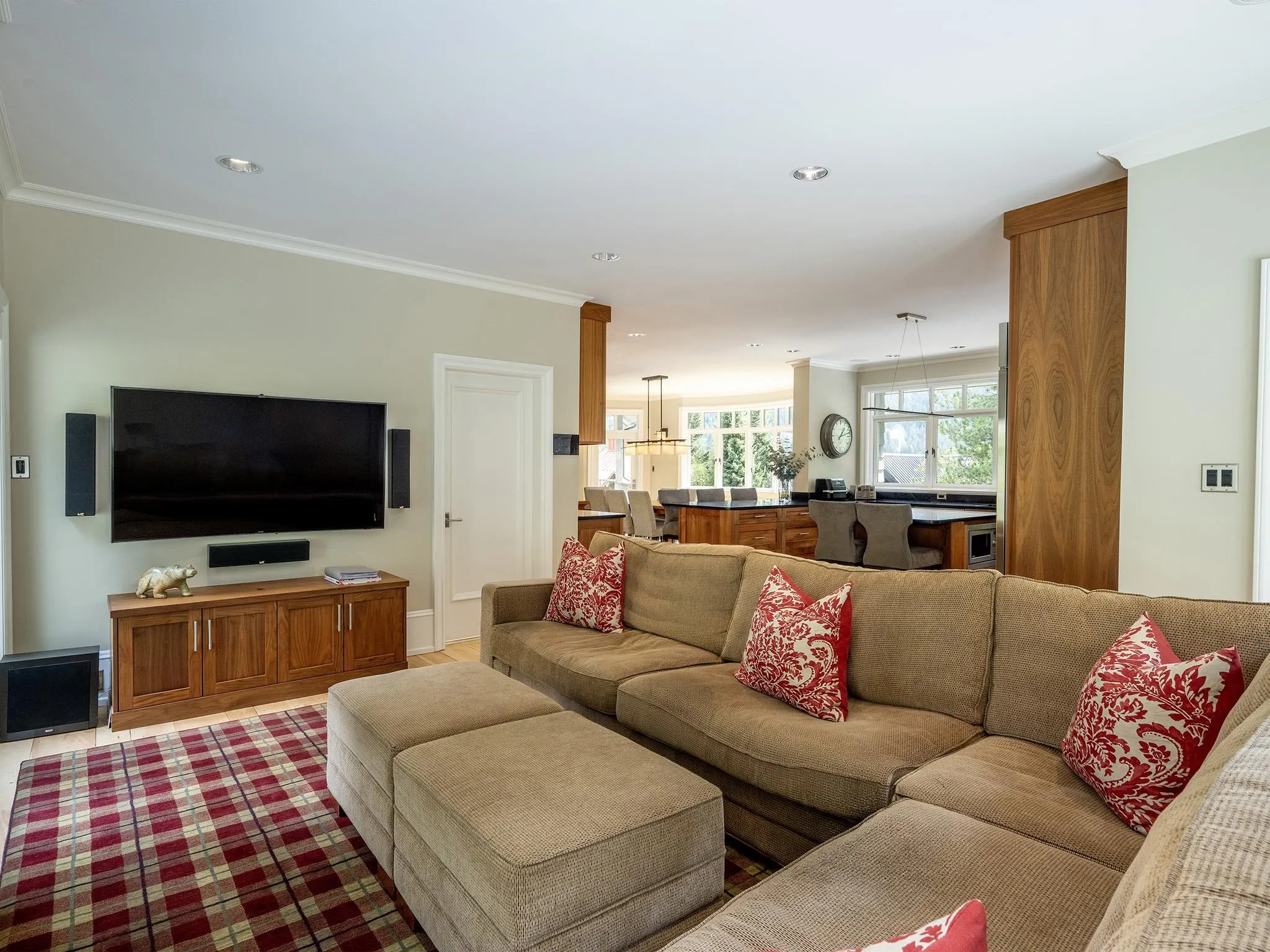 3232 Peak Drive