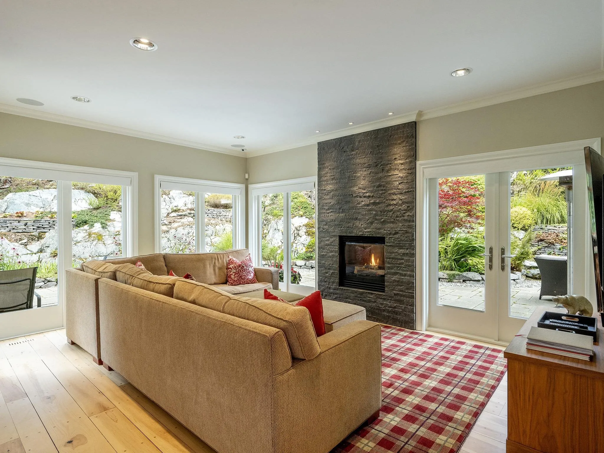 3232 Peak Drive