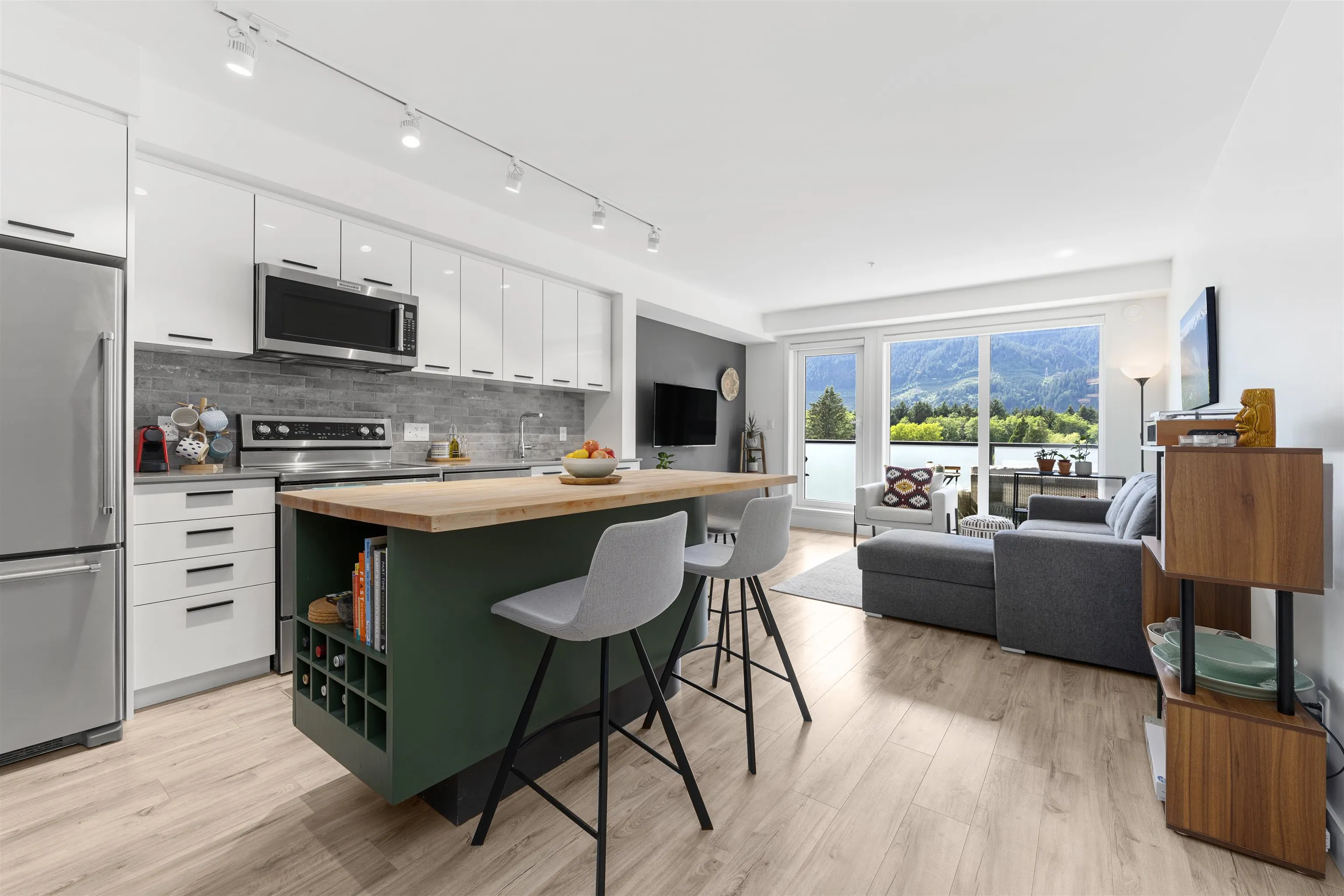 38013 Third Avenue #509