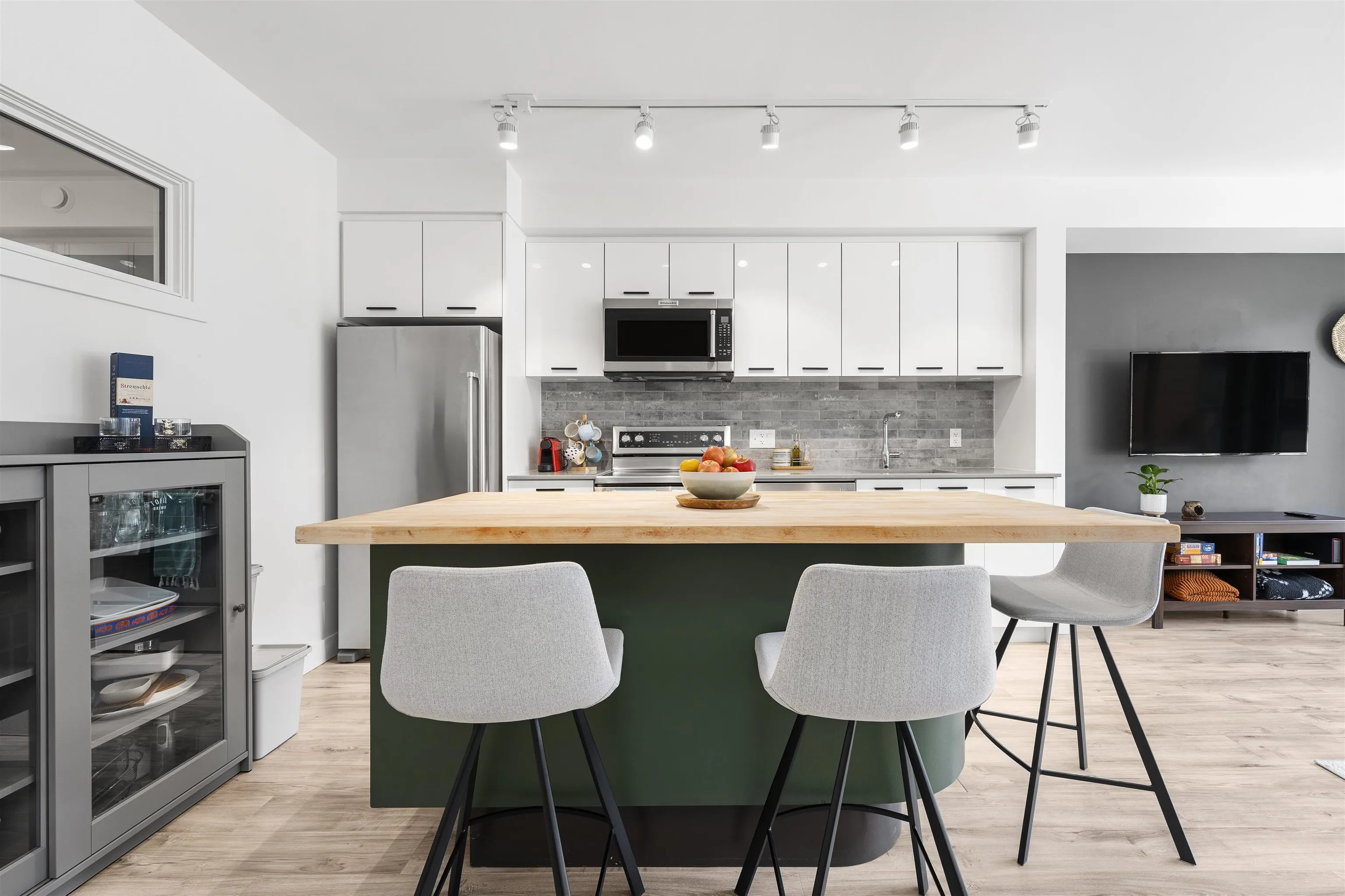 38013 Third Avenue #509