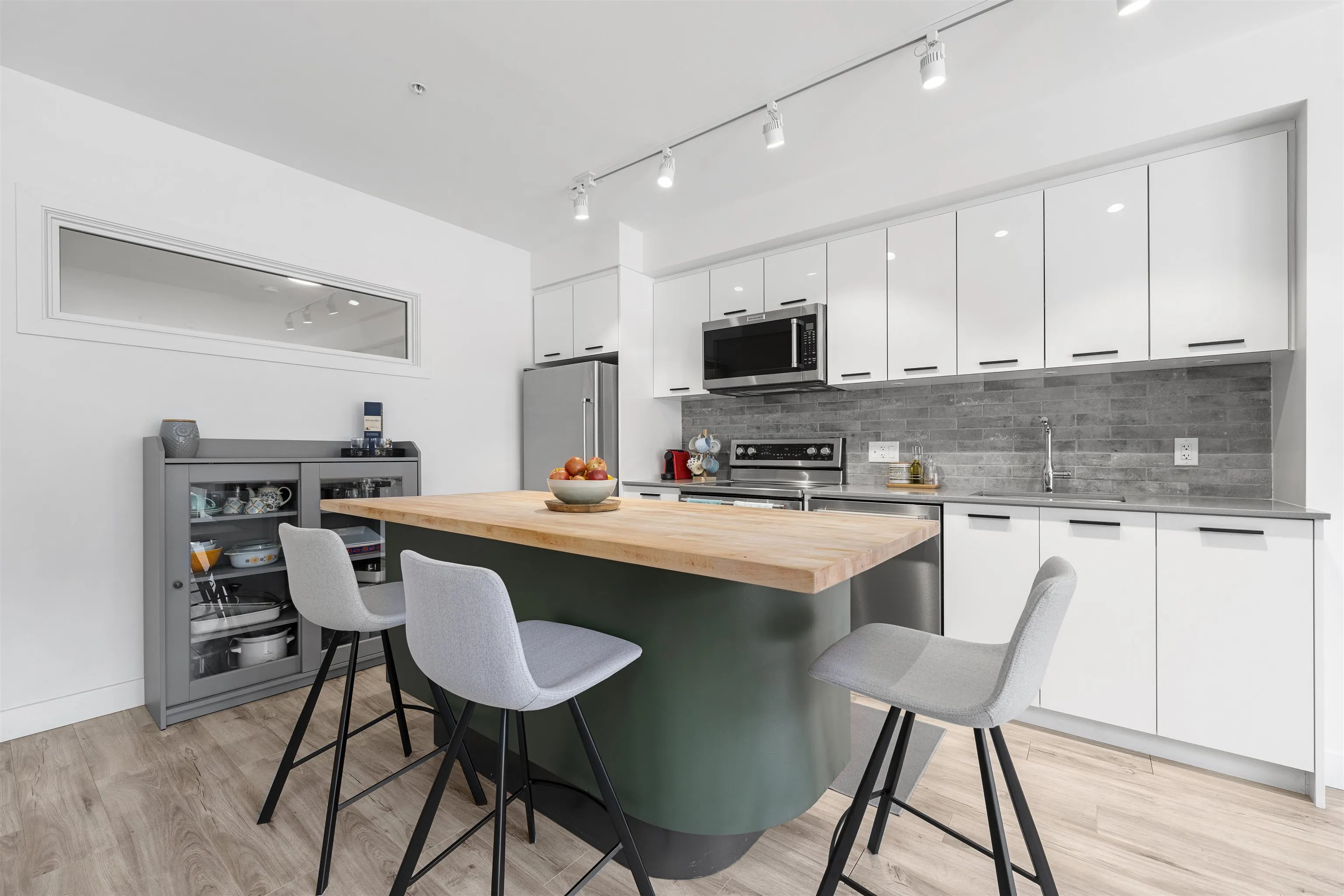 38013 Third Avenue #509