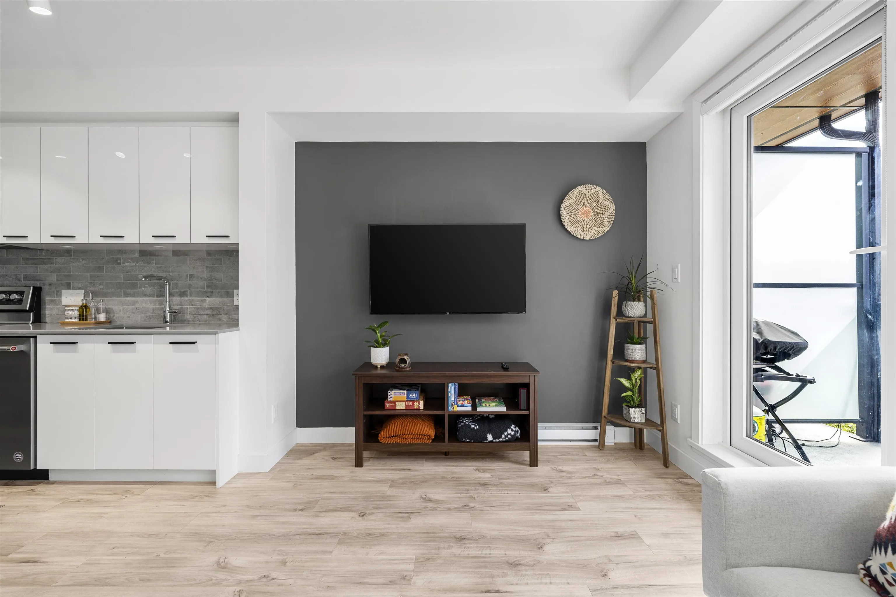 38013 Third Avenue #509