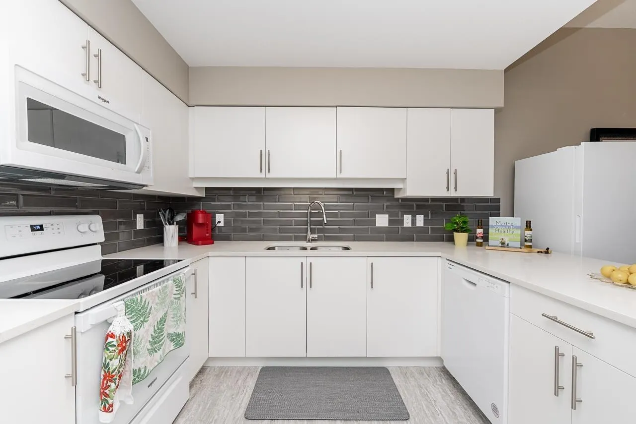 13911 70 Avenue #302