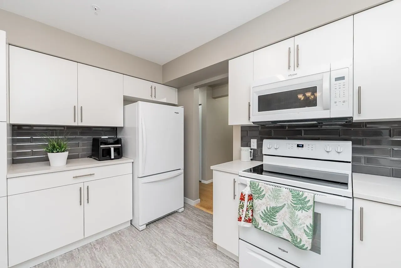 13911 70 Avenue #302