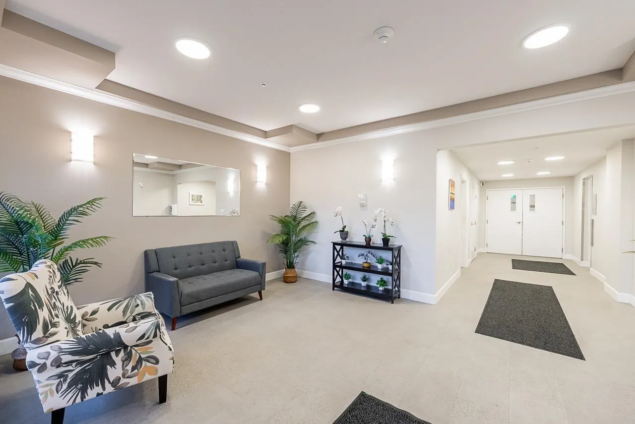 13911 70 Avenue #302