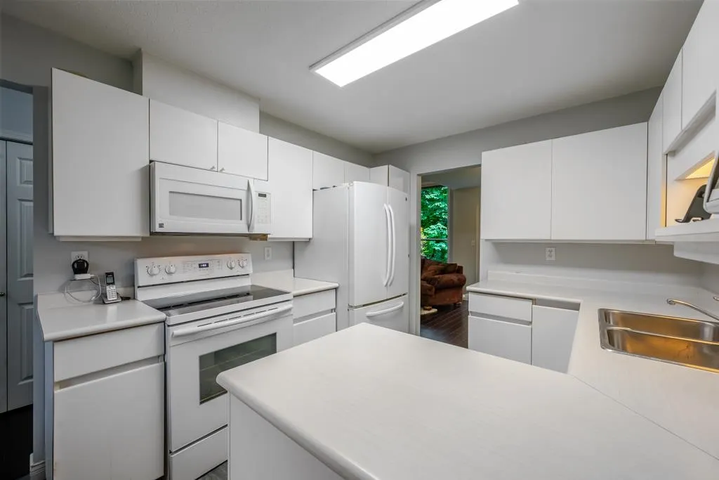 10250 155a Street #112