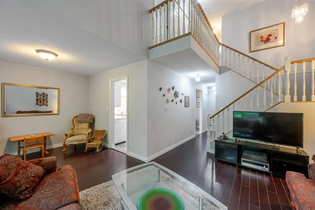 10250 155a Street #112