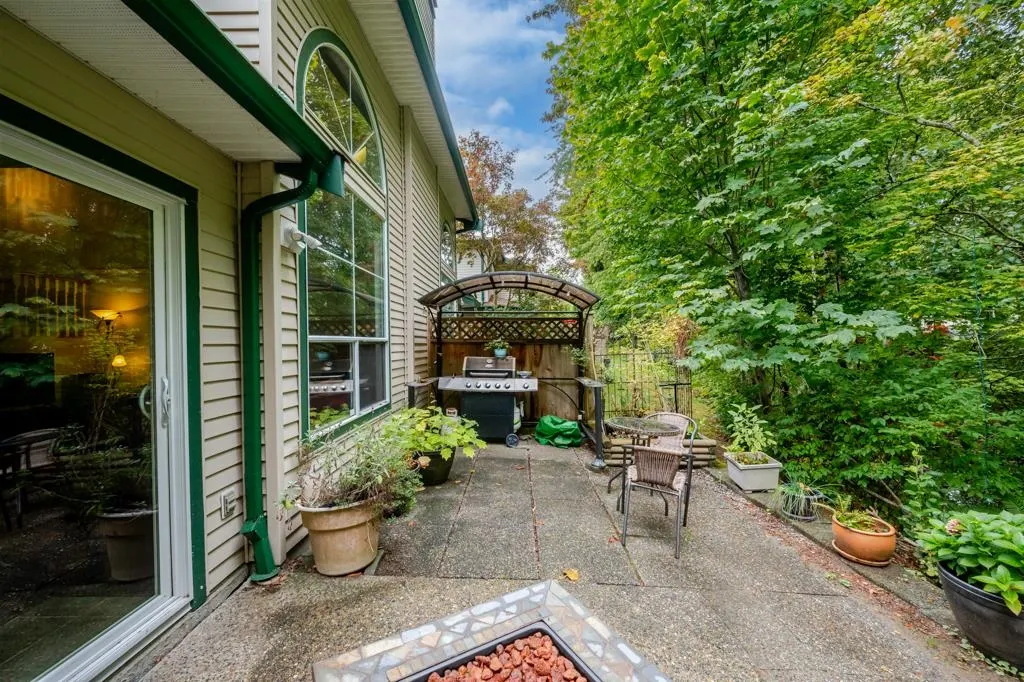 10250 155a Street #112