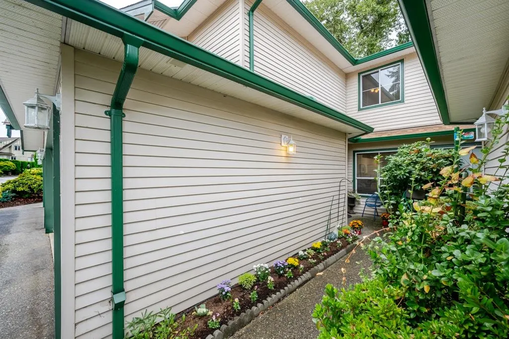 10250 155a Street #112