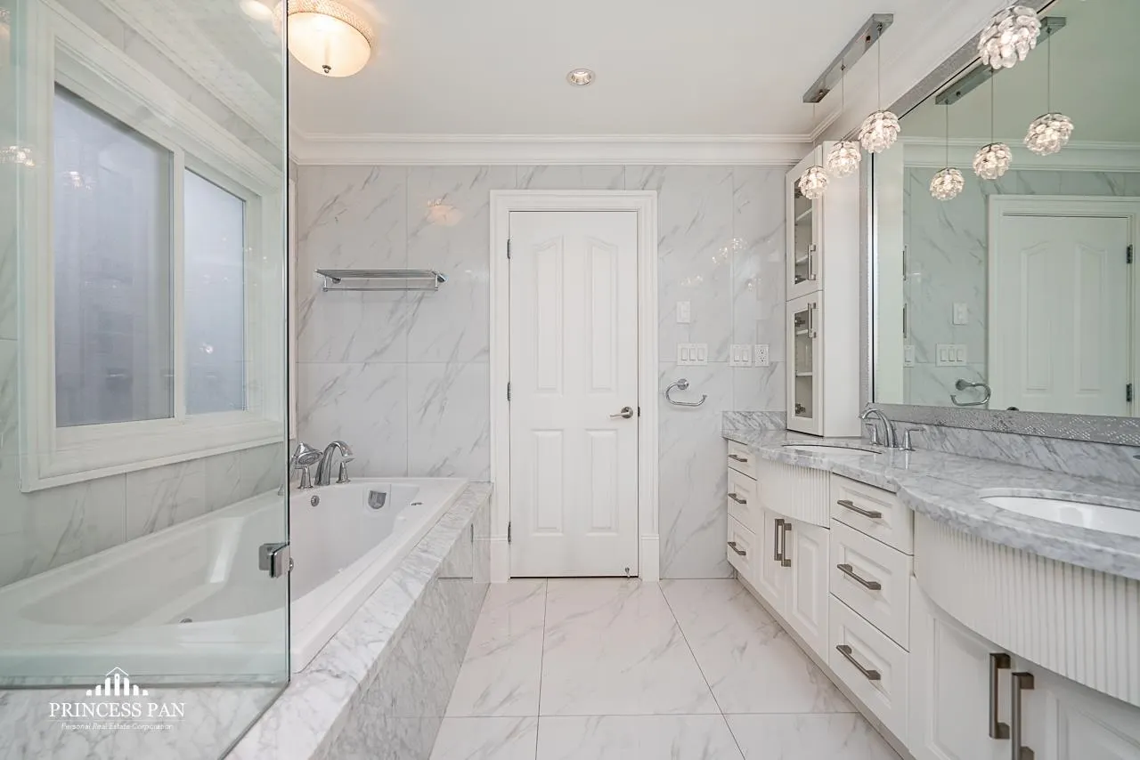 4xxx-1 W 28th Avenue