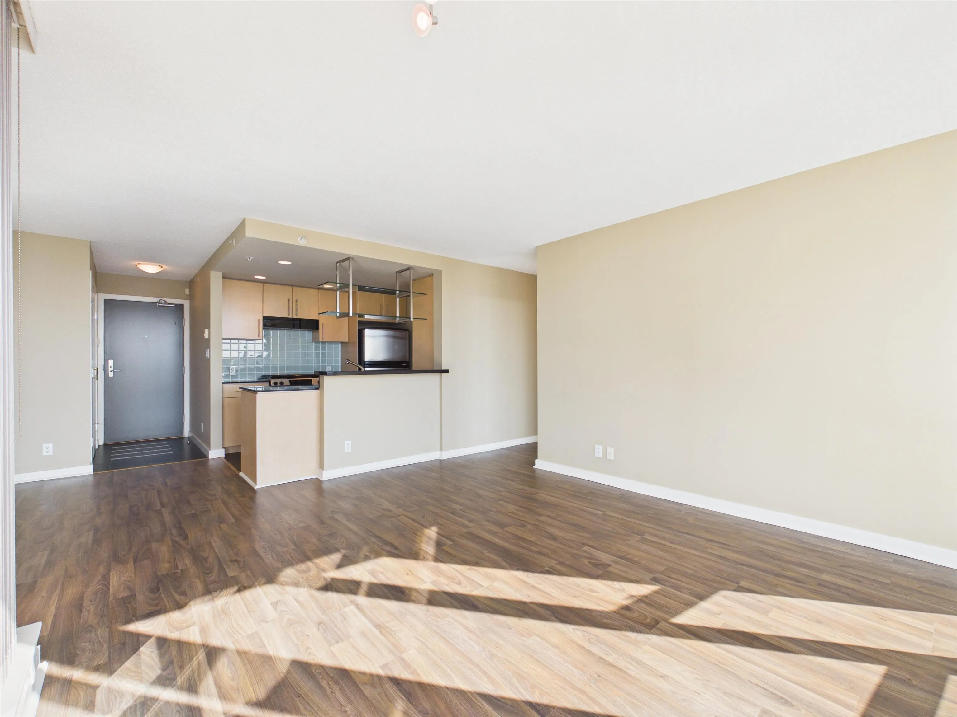 2505 455 Beach Crescent