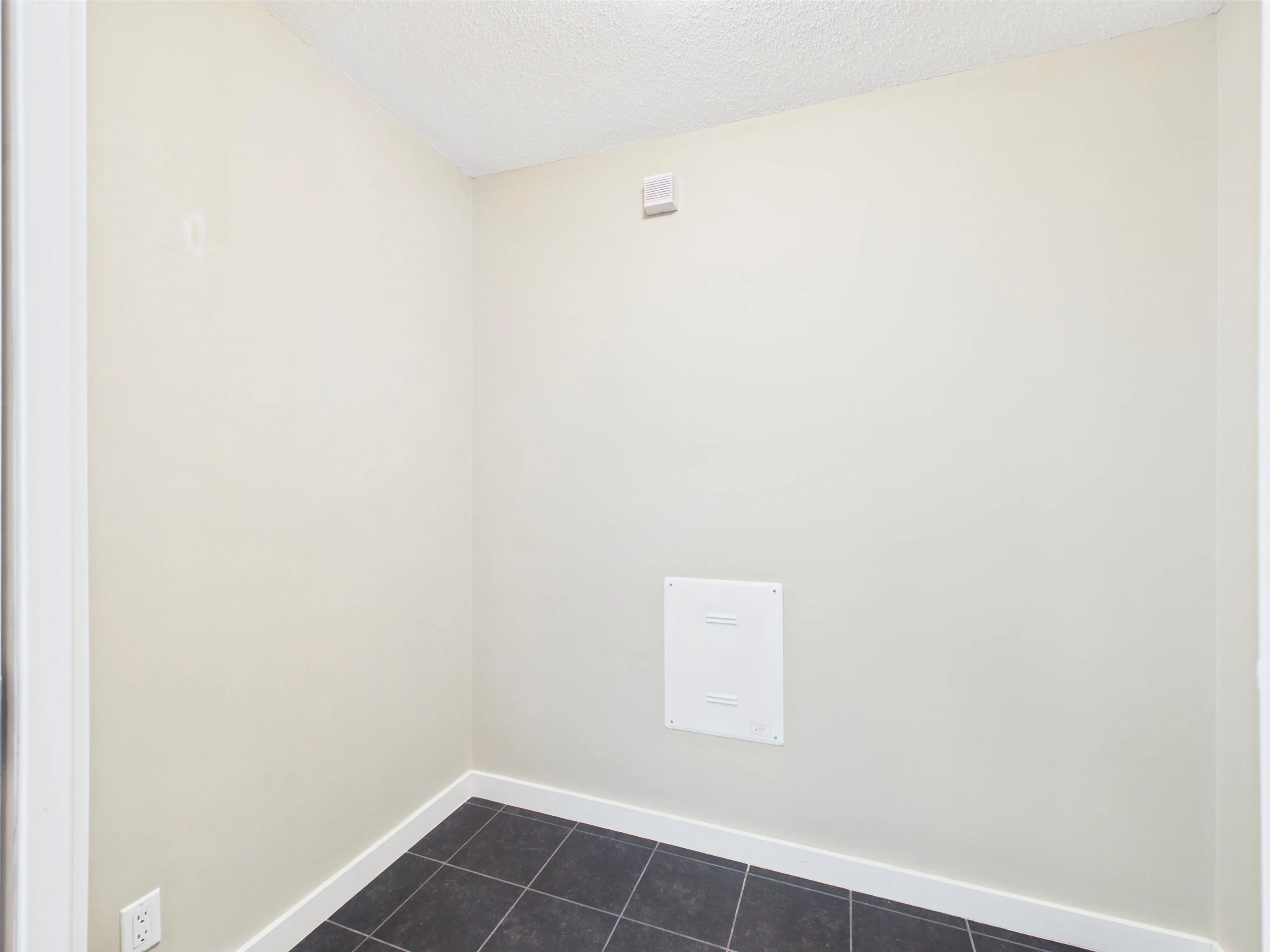 2505 455 Beach Crescent