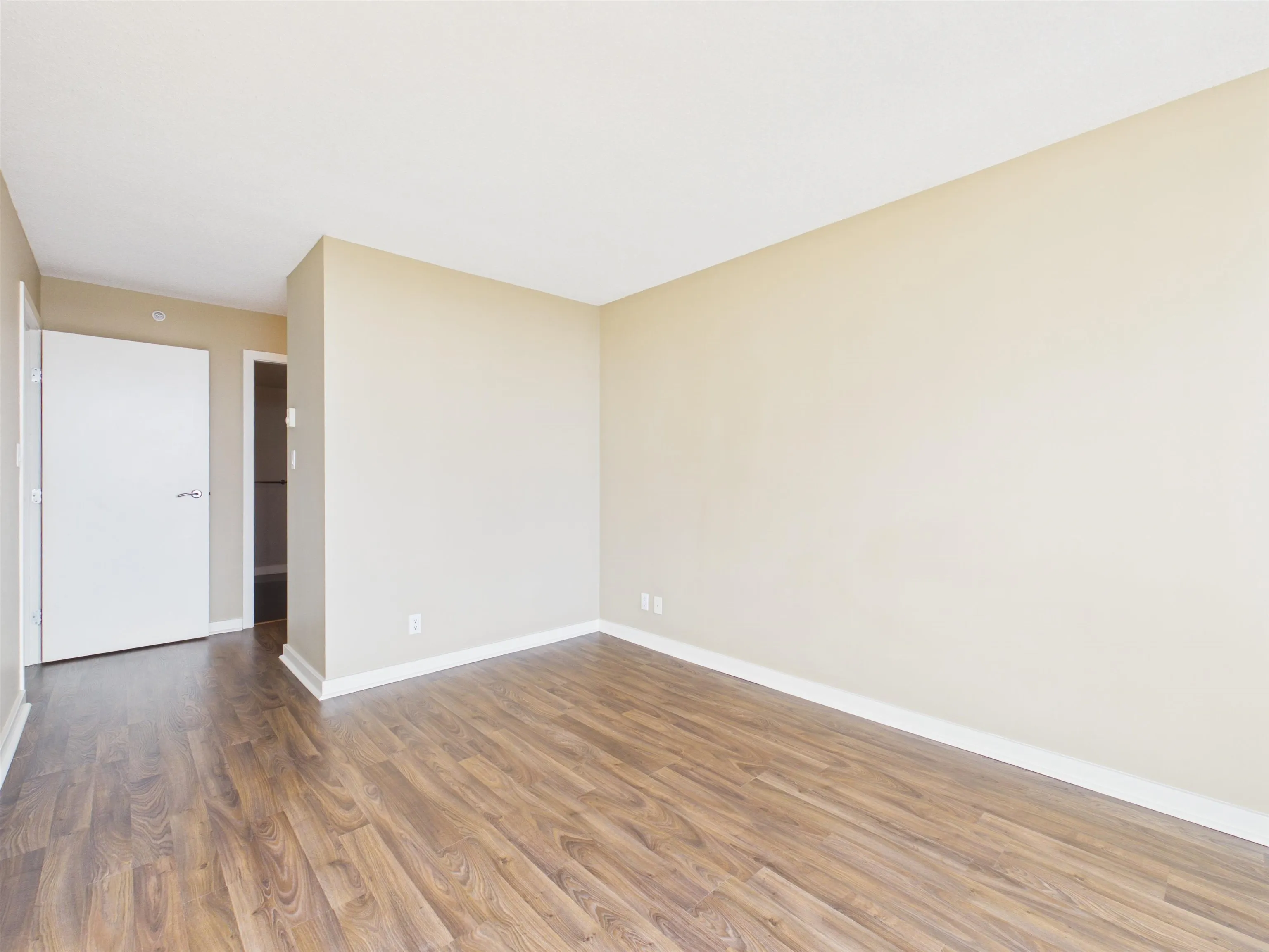 2505 455 Beach Crescent
