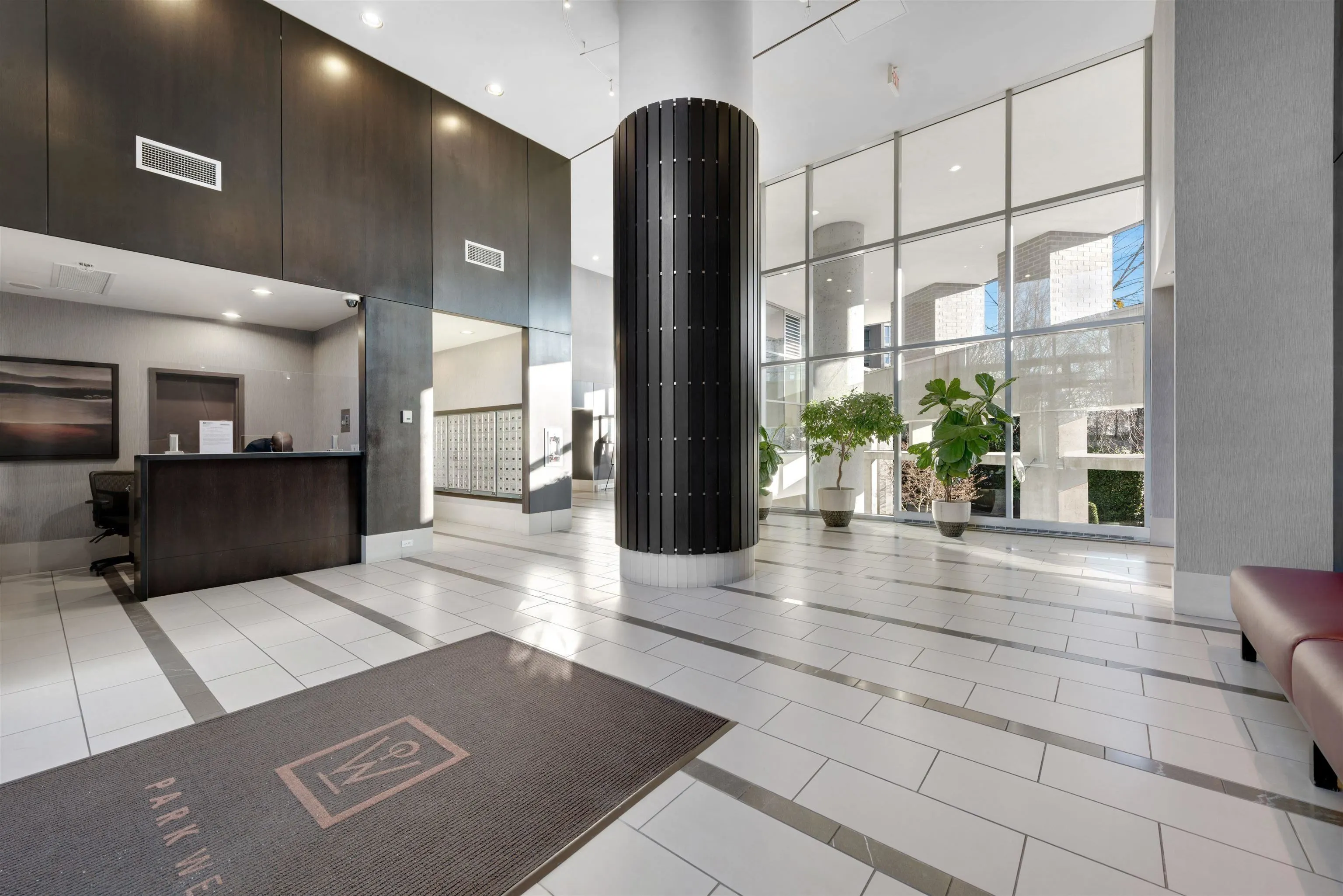 2505 455 Beach Crescent
