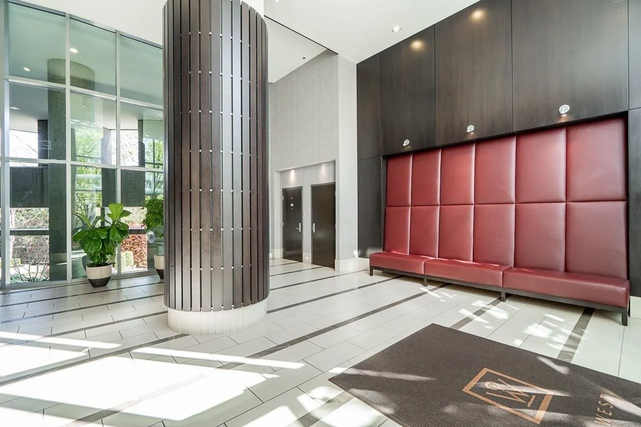 2505 455 Beach Crescent