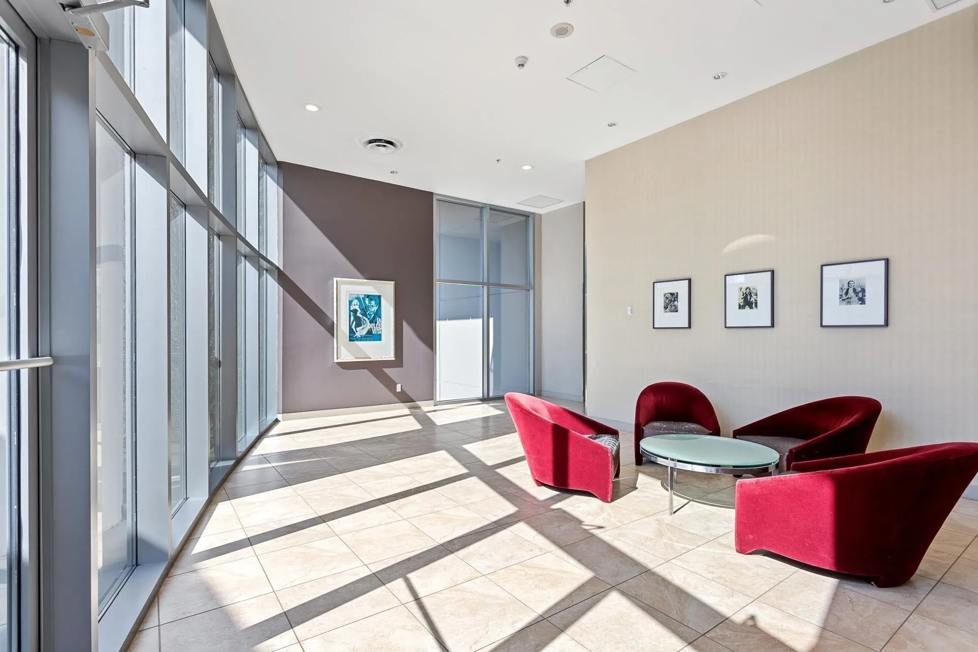 2505 455 Beach Crescent