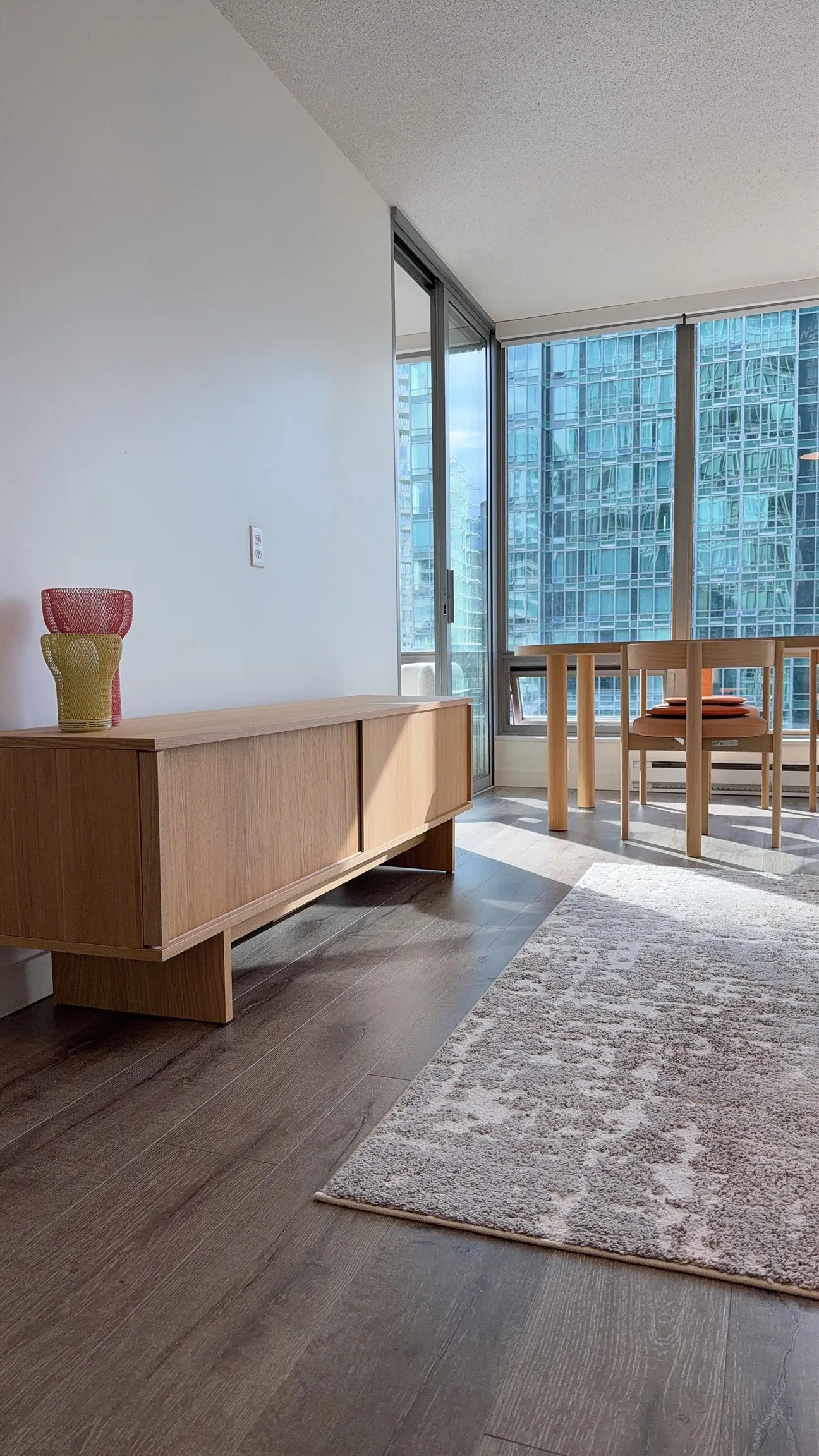 1200 W Georgia Street #1402