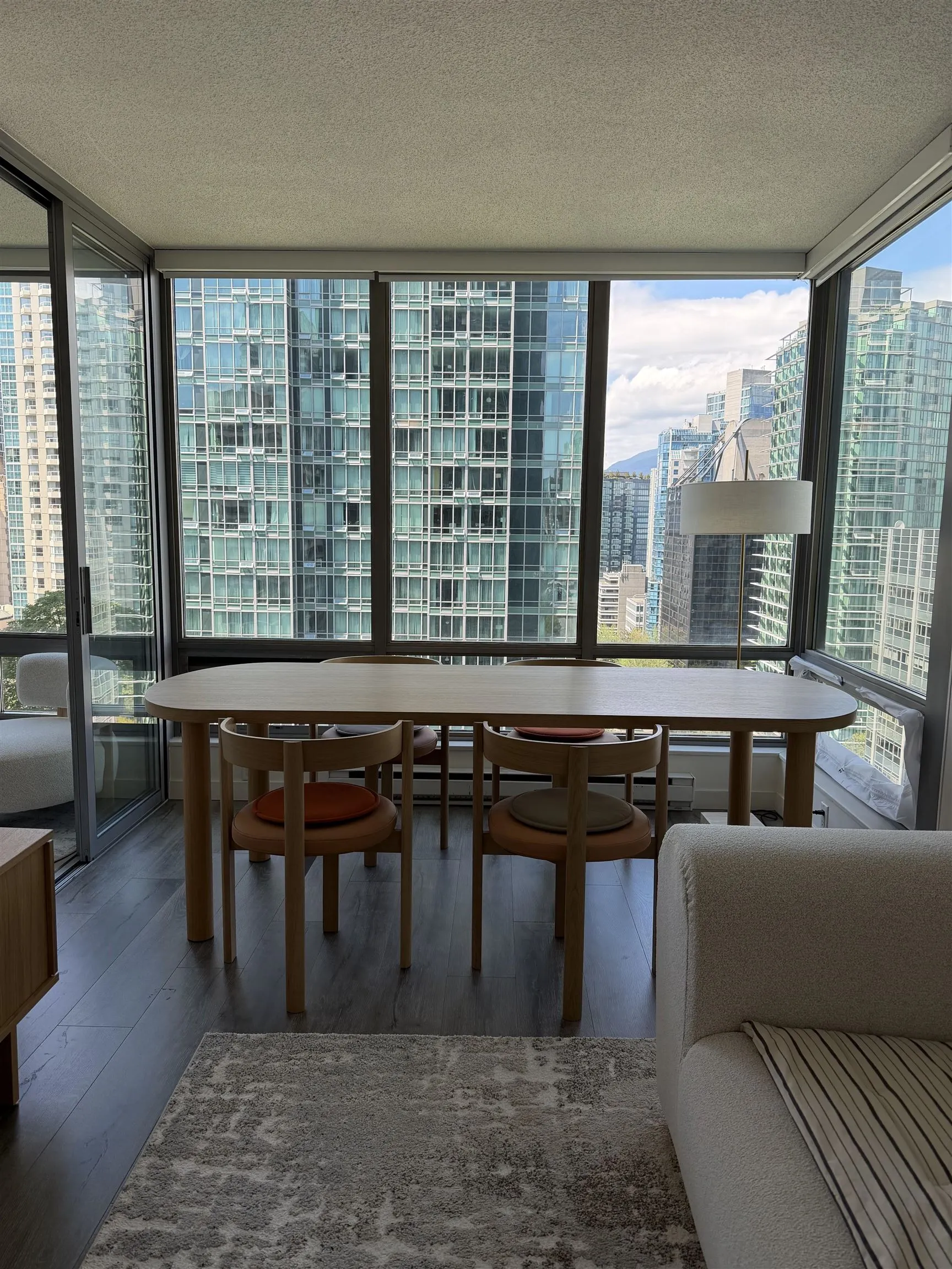 1200 W Georgia Street #1402