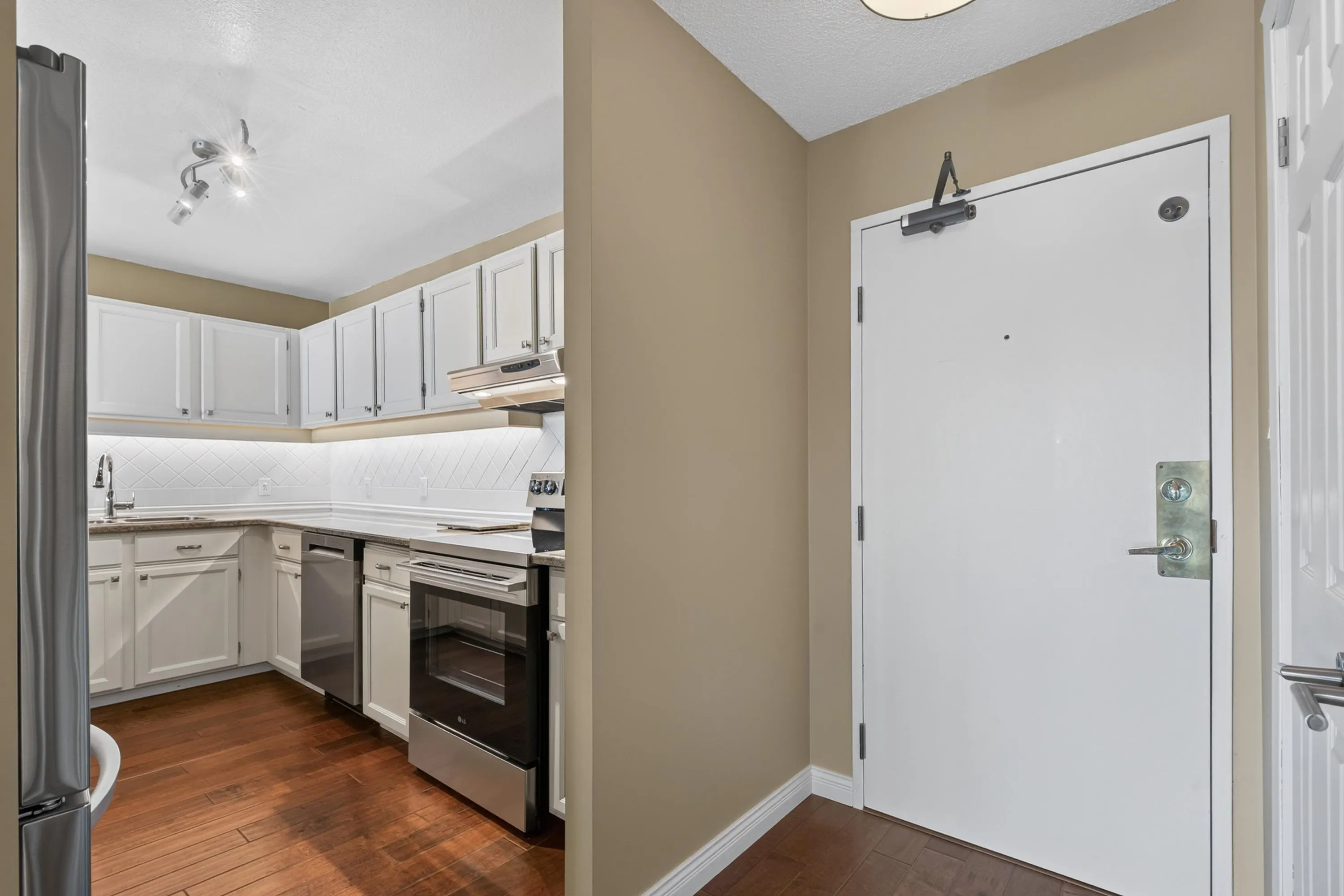 1442 Foster Street #603