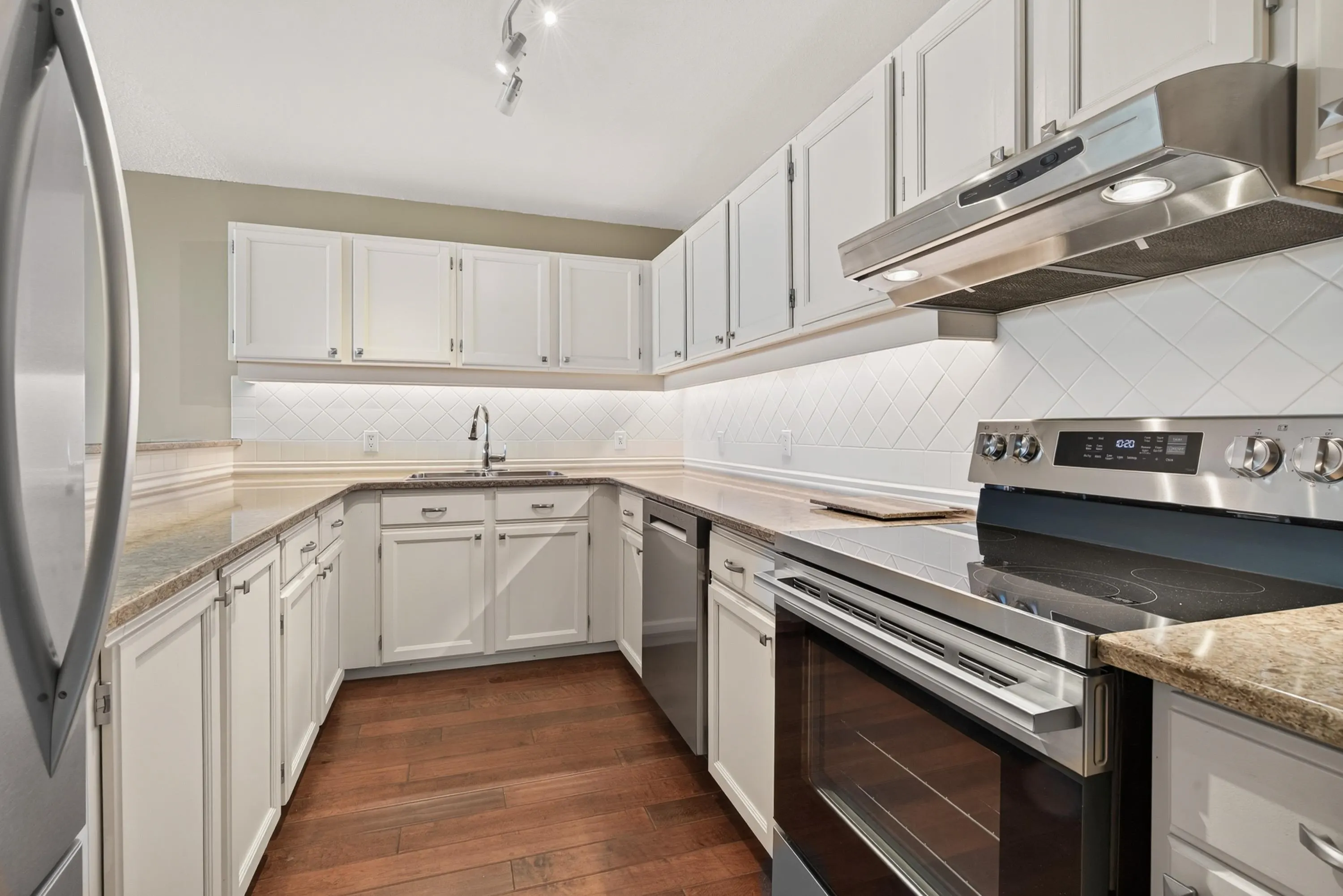 1442 Foster Street #603