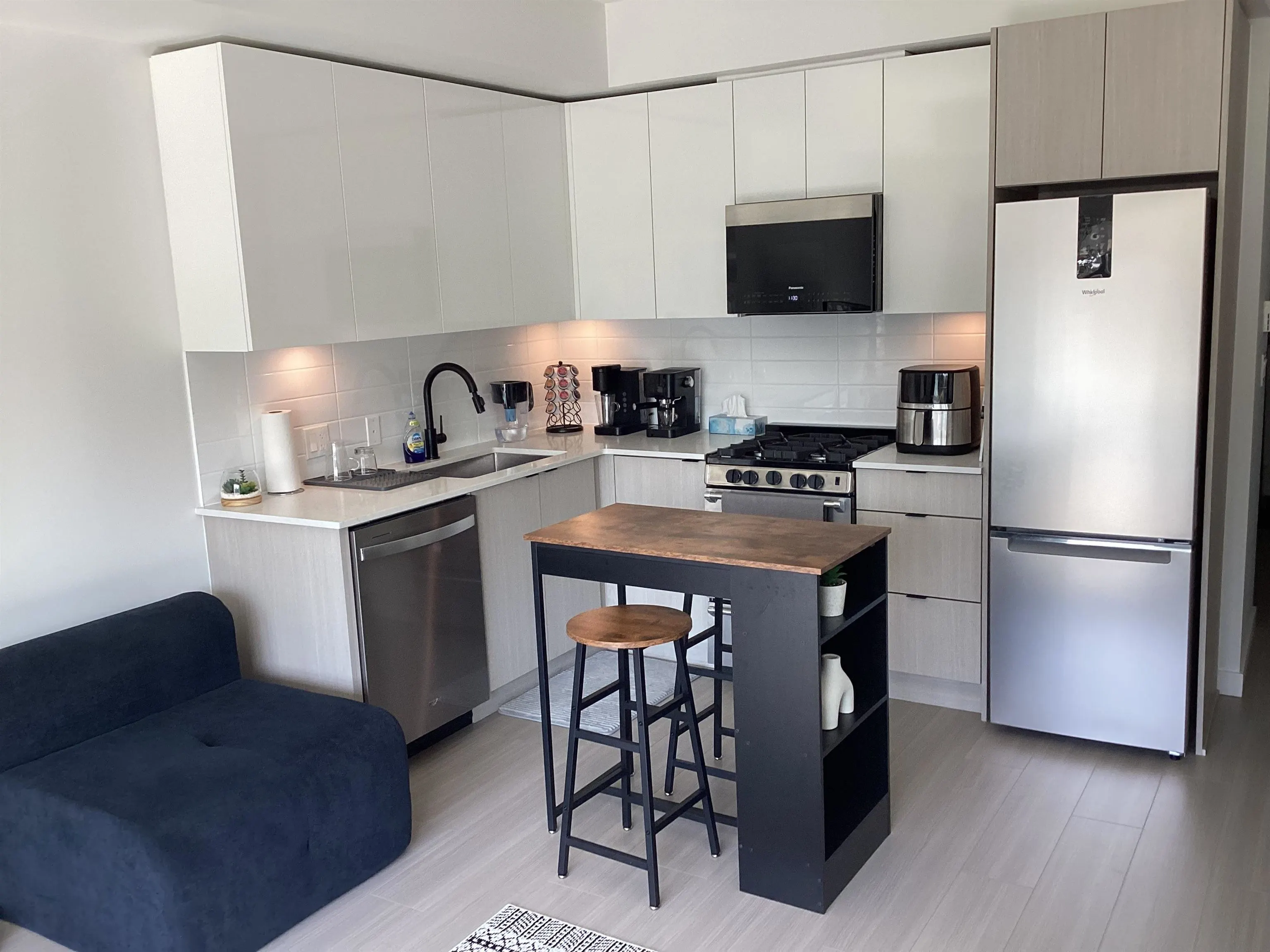2277 Hawthorne Avenue #303