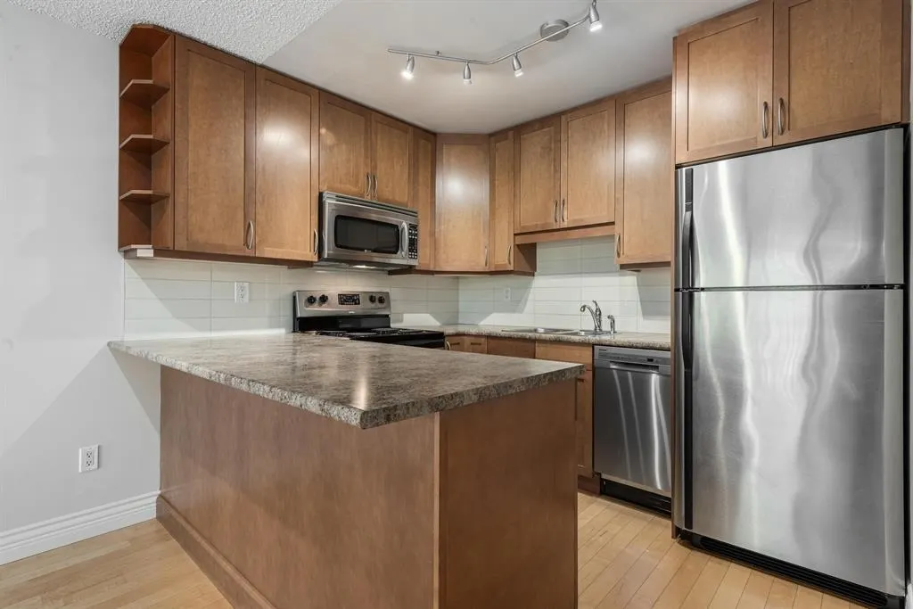 2920 Ash Street #401