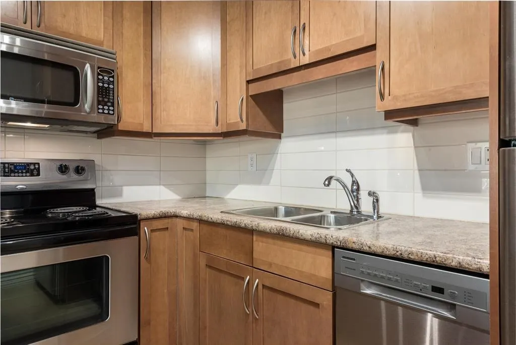 2920 Ash Street #401