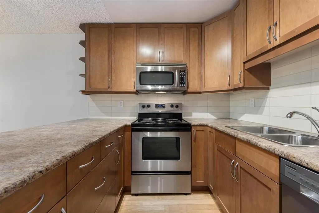 2920 Ash Street #401