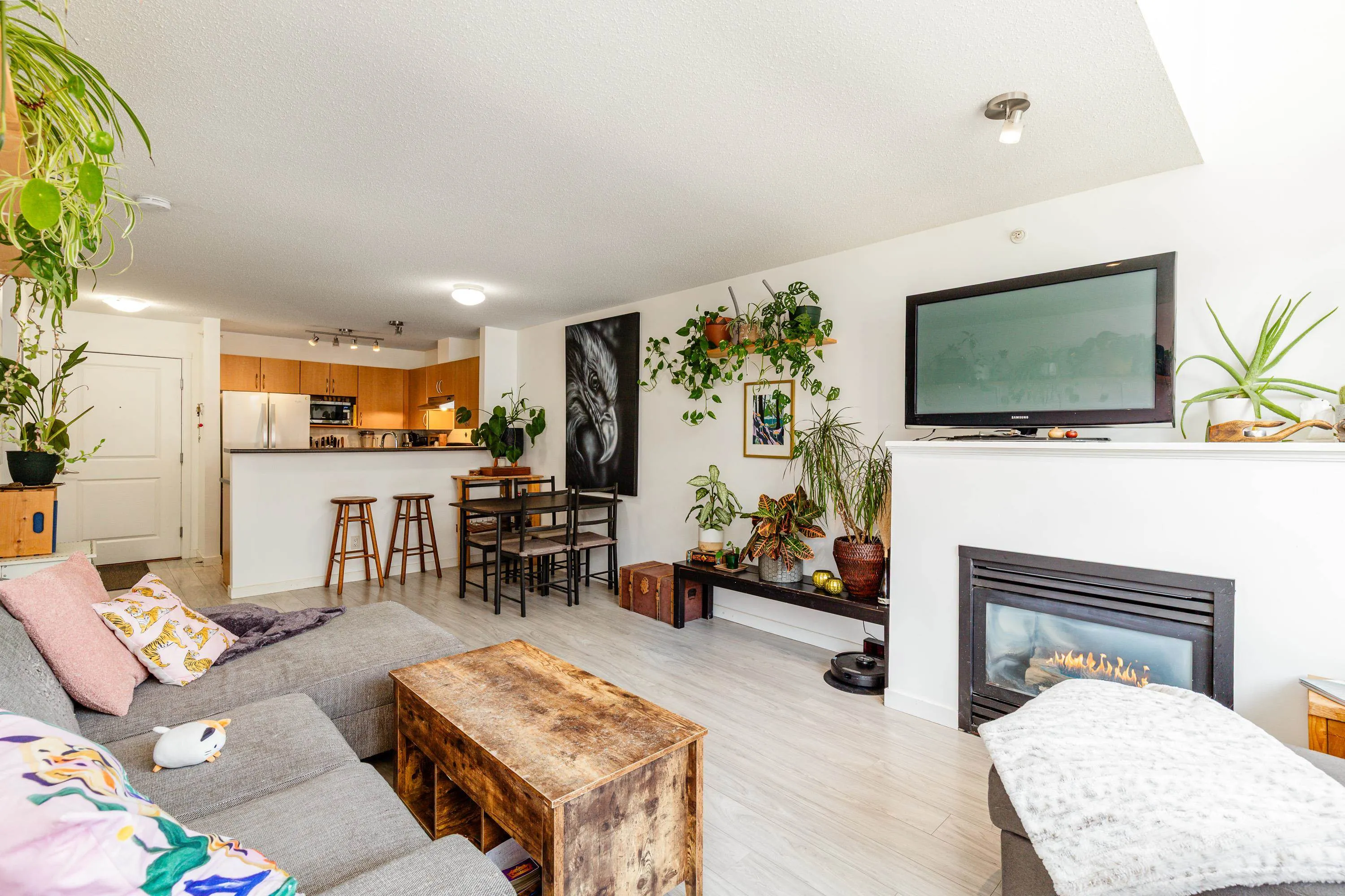 38003 Second Avenue #313