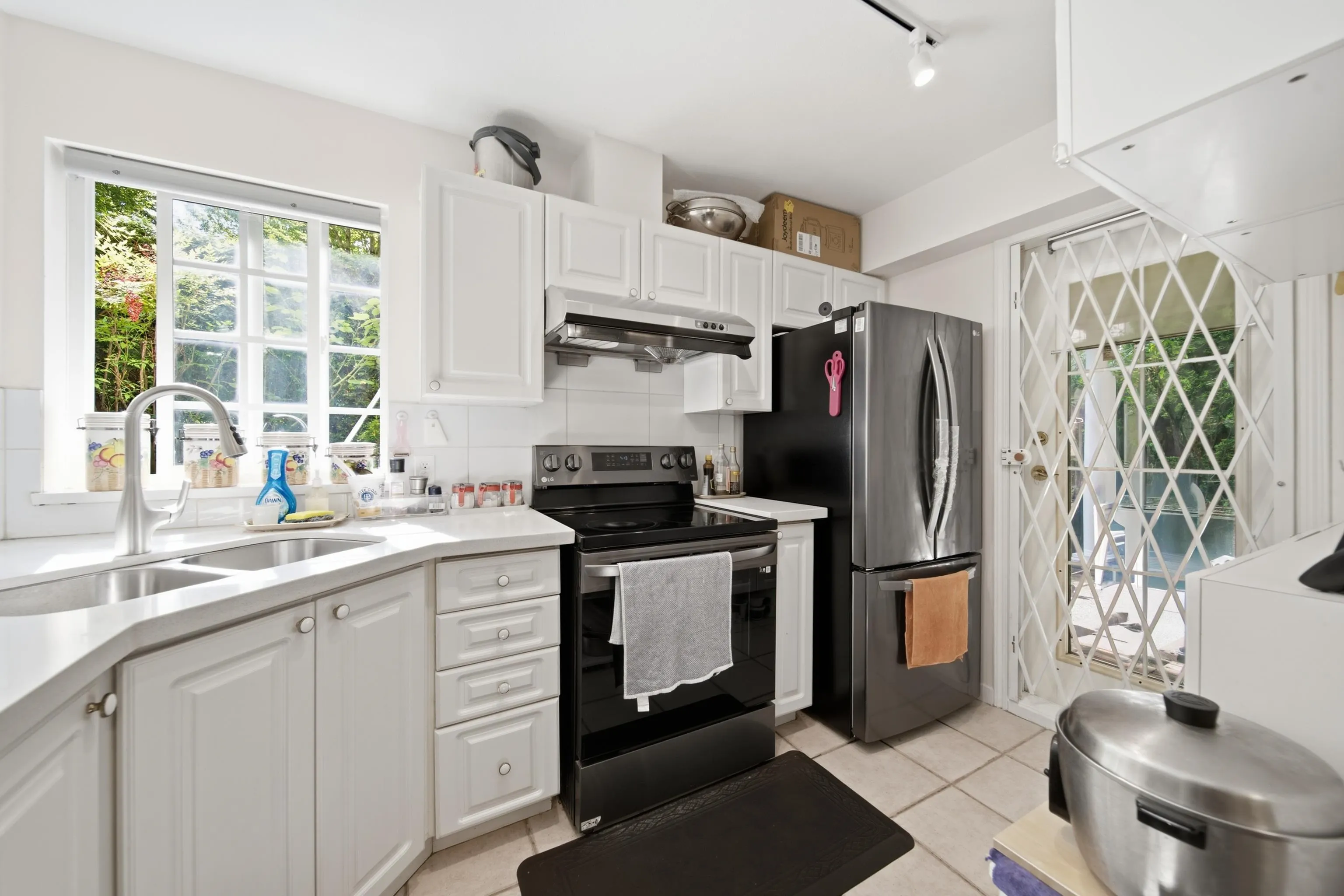 5788 Vine Street #107