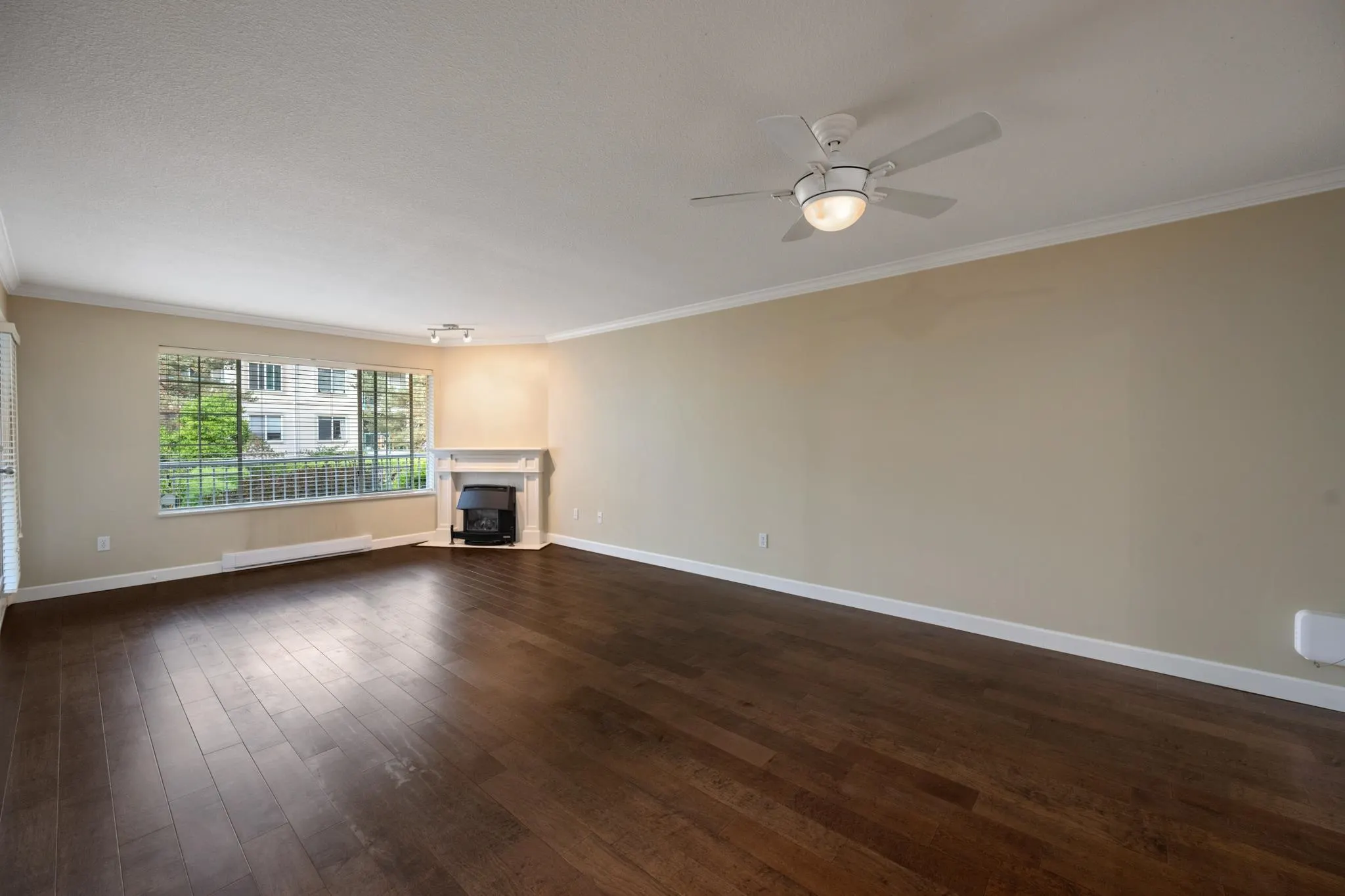 5375 205 Street #112