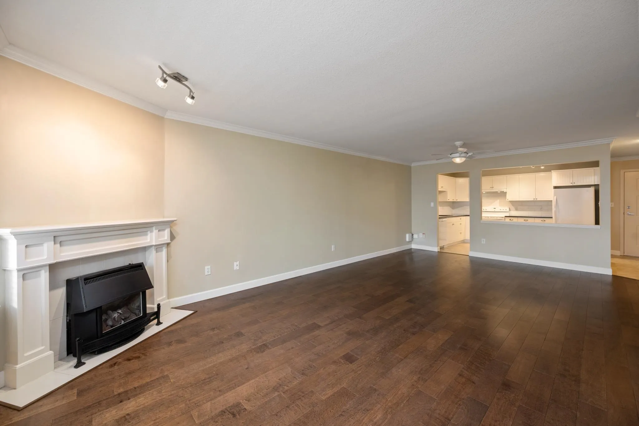 5375 205 Street #112