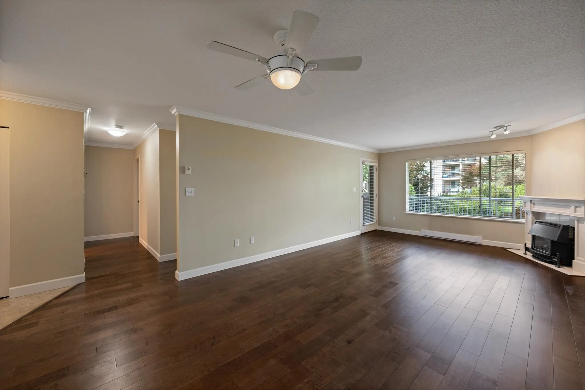 5375 205 Street #112