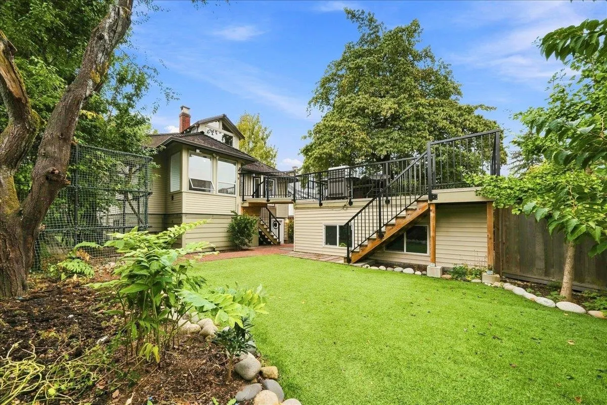 446 Kelly Street