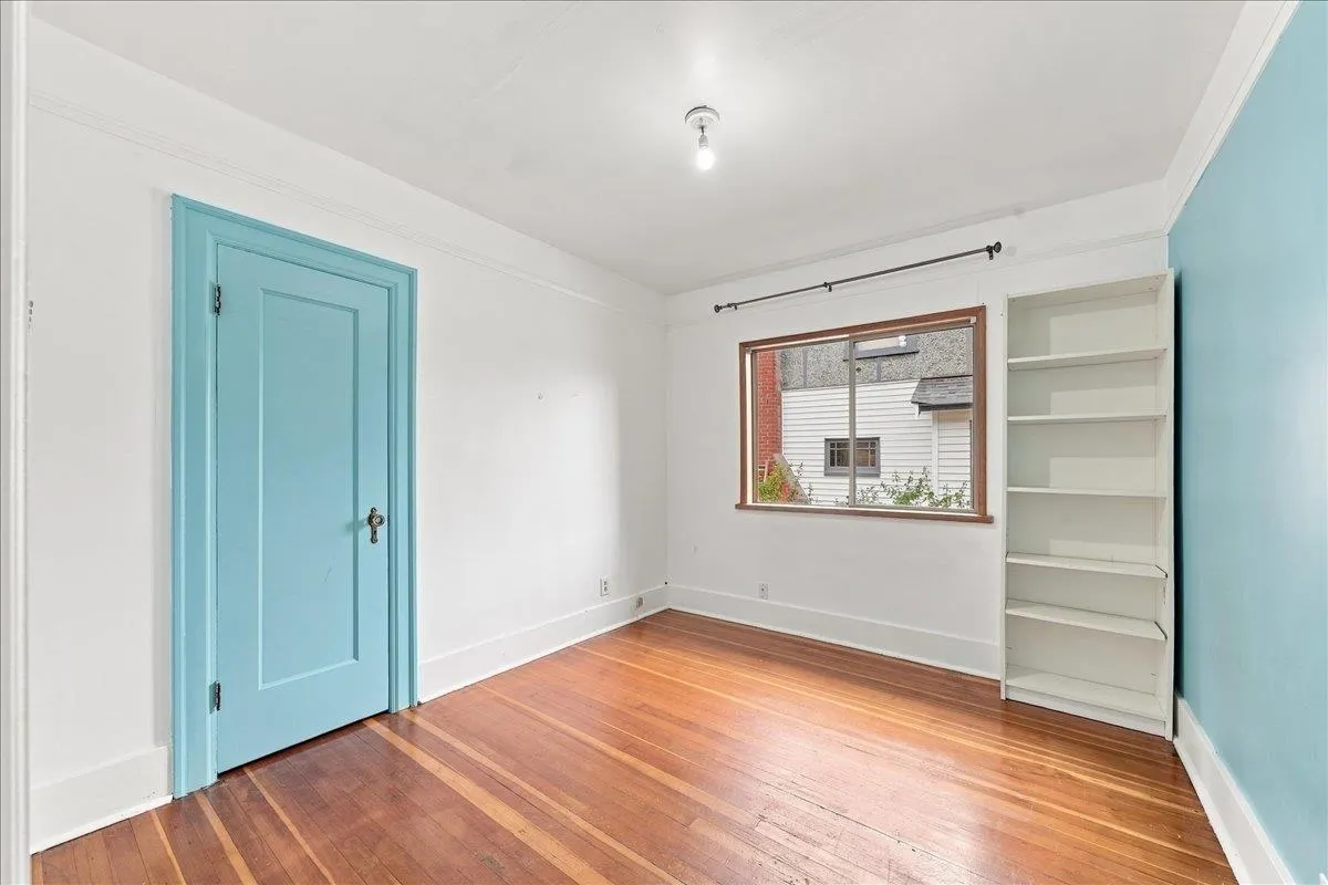 446 Kelly Street
