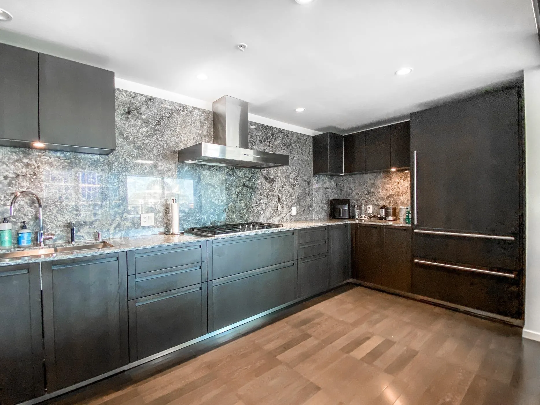 1011 W Cordova Street #2702