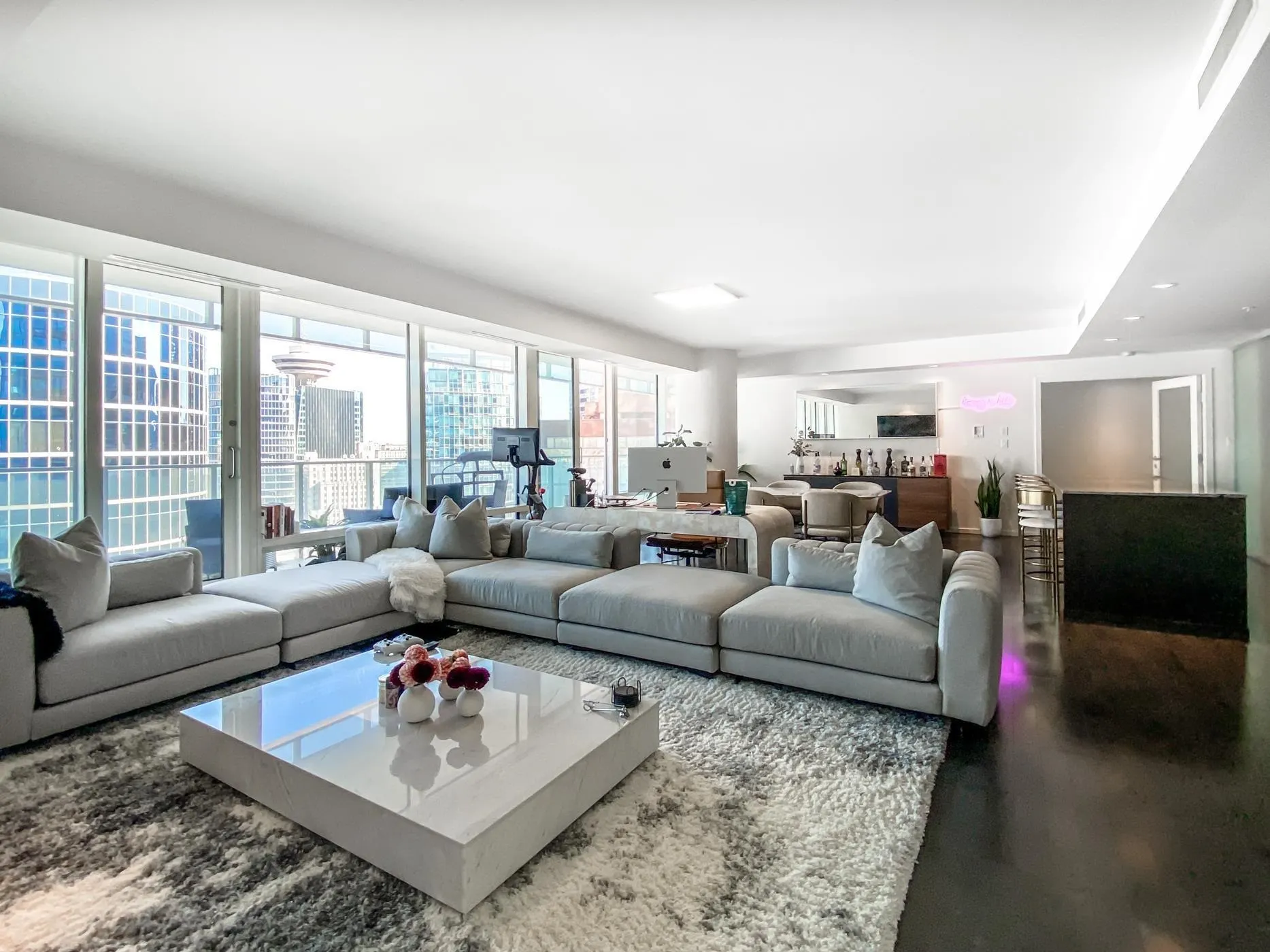 1011 W Cordova Street #2702