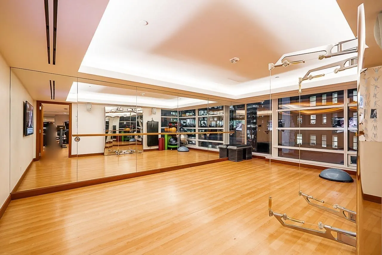 1011 W Cordova Street #2702